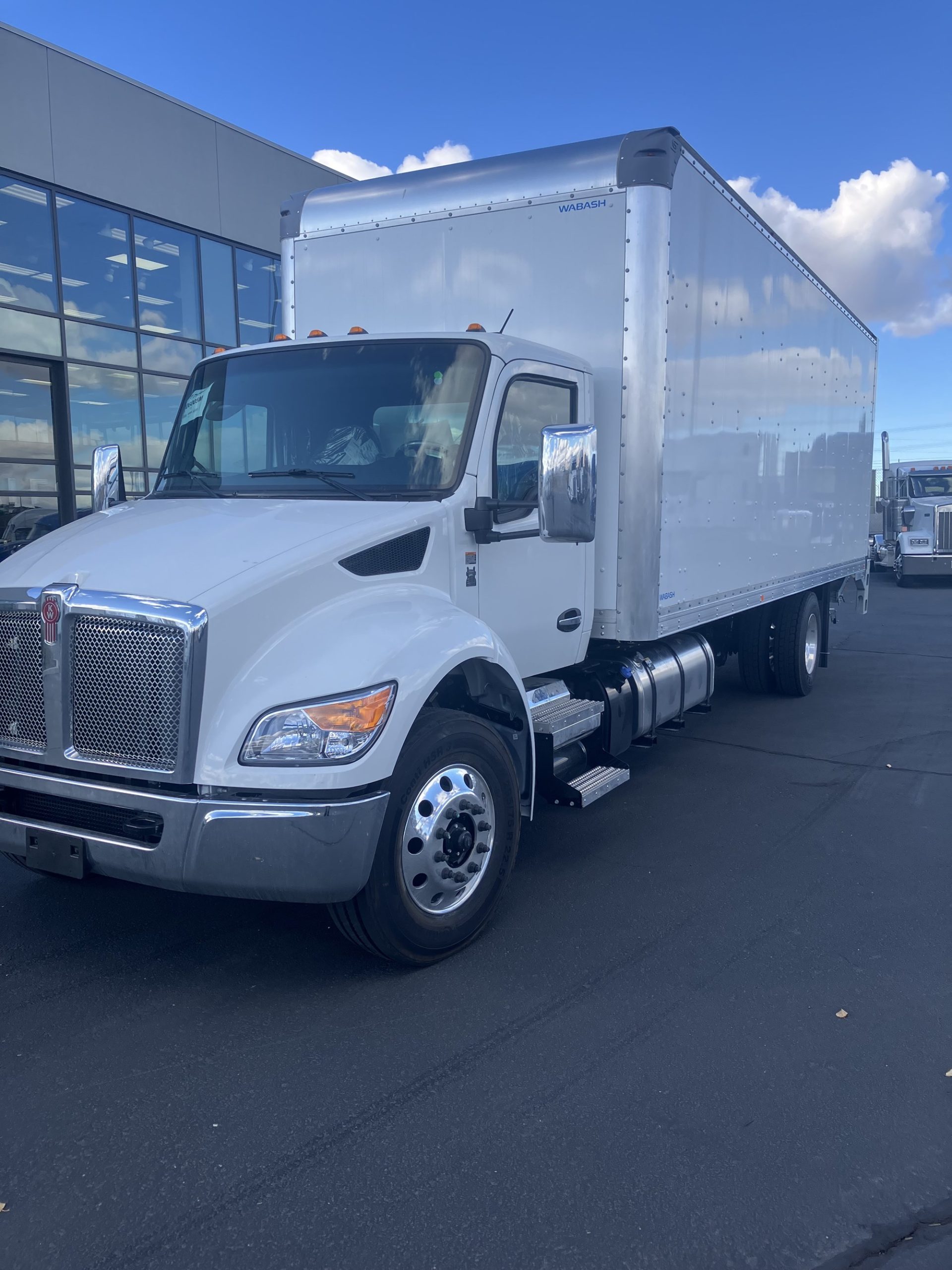 2025 Kenworth T280 - image 1 of 6