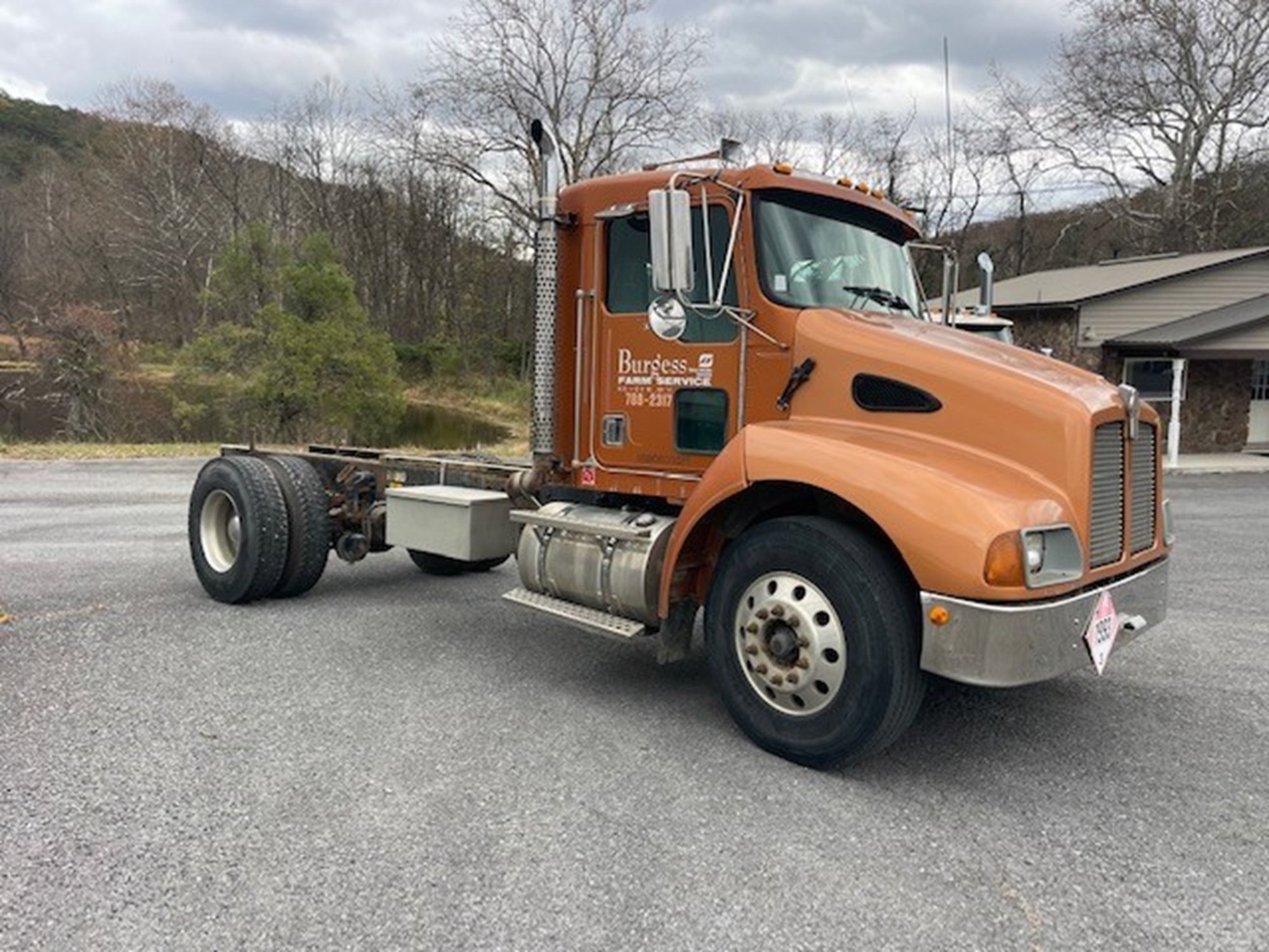 1999 Kenworth T300 - image 3 of 6