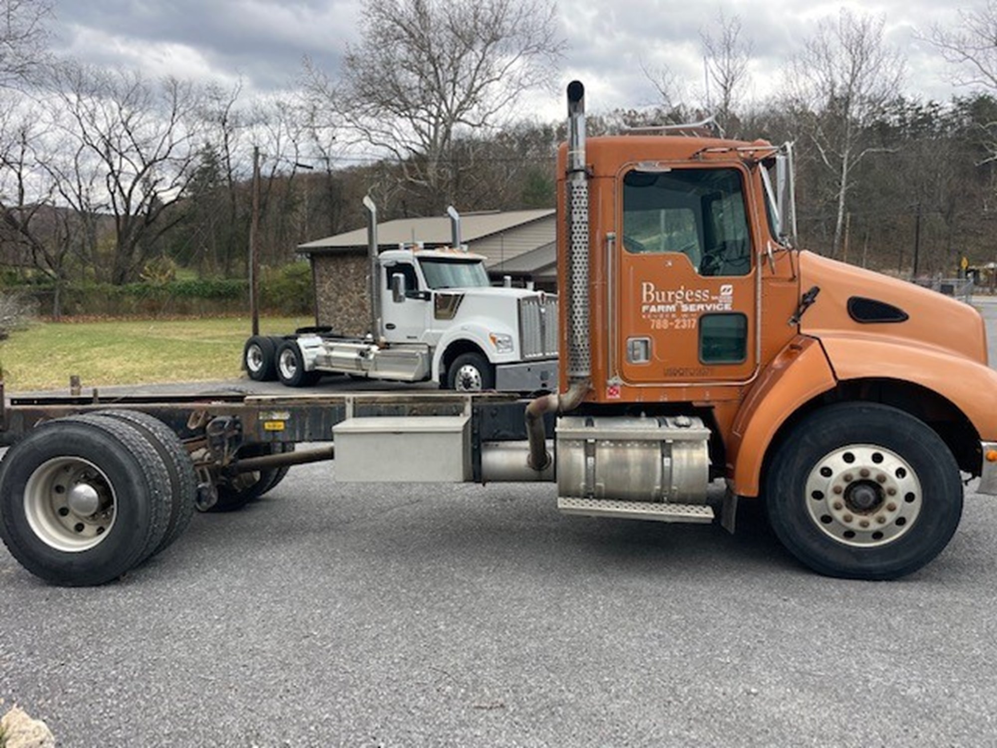 1999 Kenworth T300 - image 4 of 6