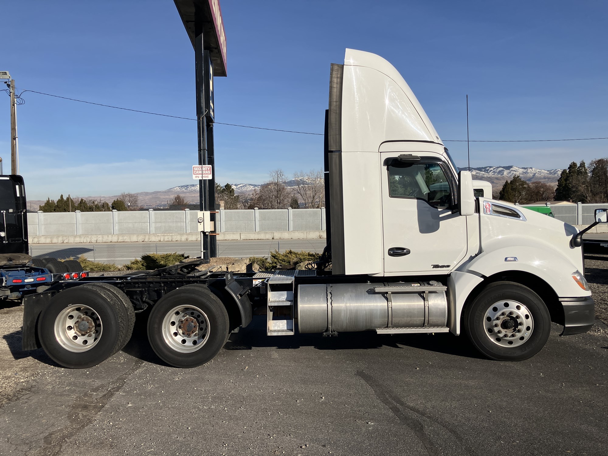 2018 Kenworth T680 - image 6 of 6