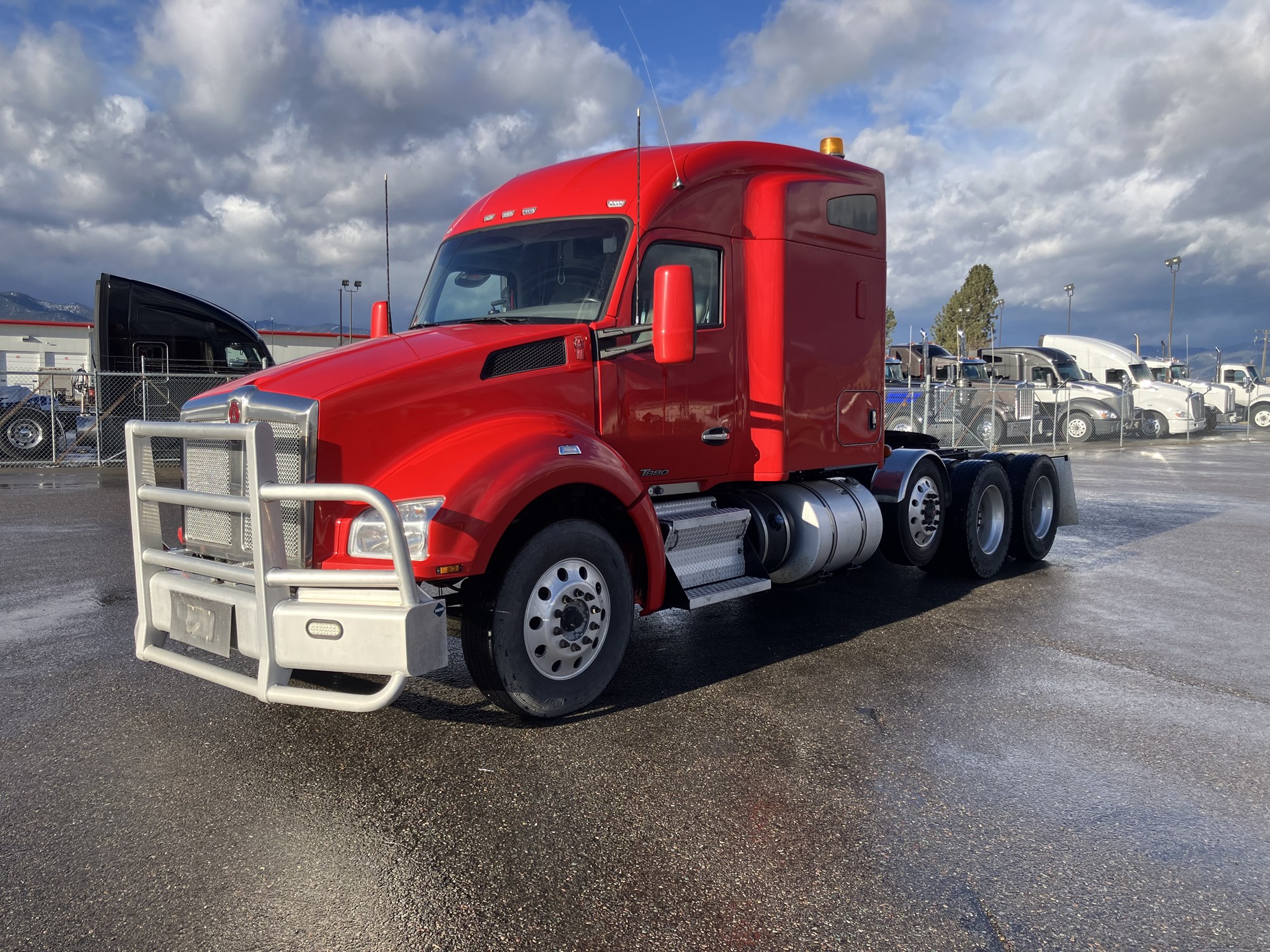 2019 Kenworth T880 - image 1 of 6