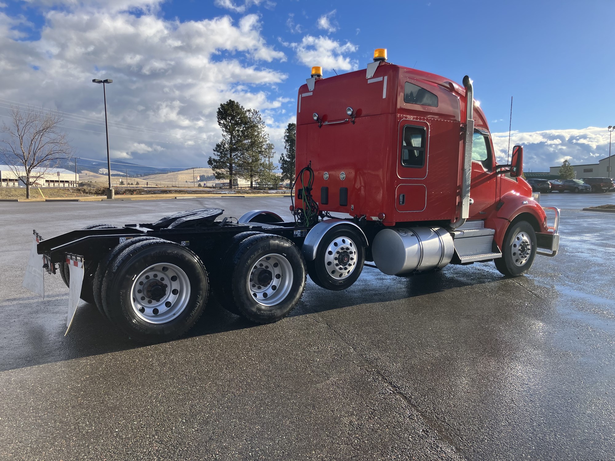 2019 Kenworth T880 - image 4 of 6