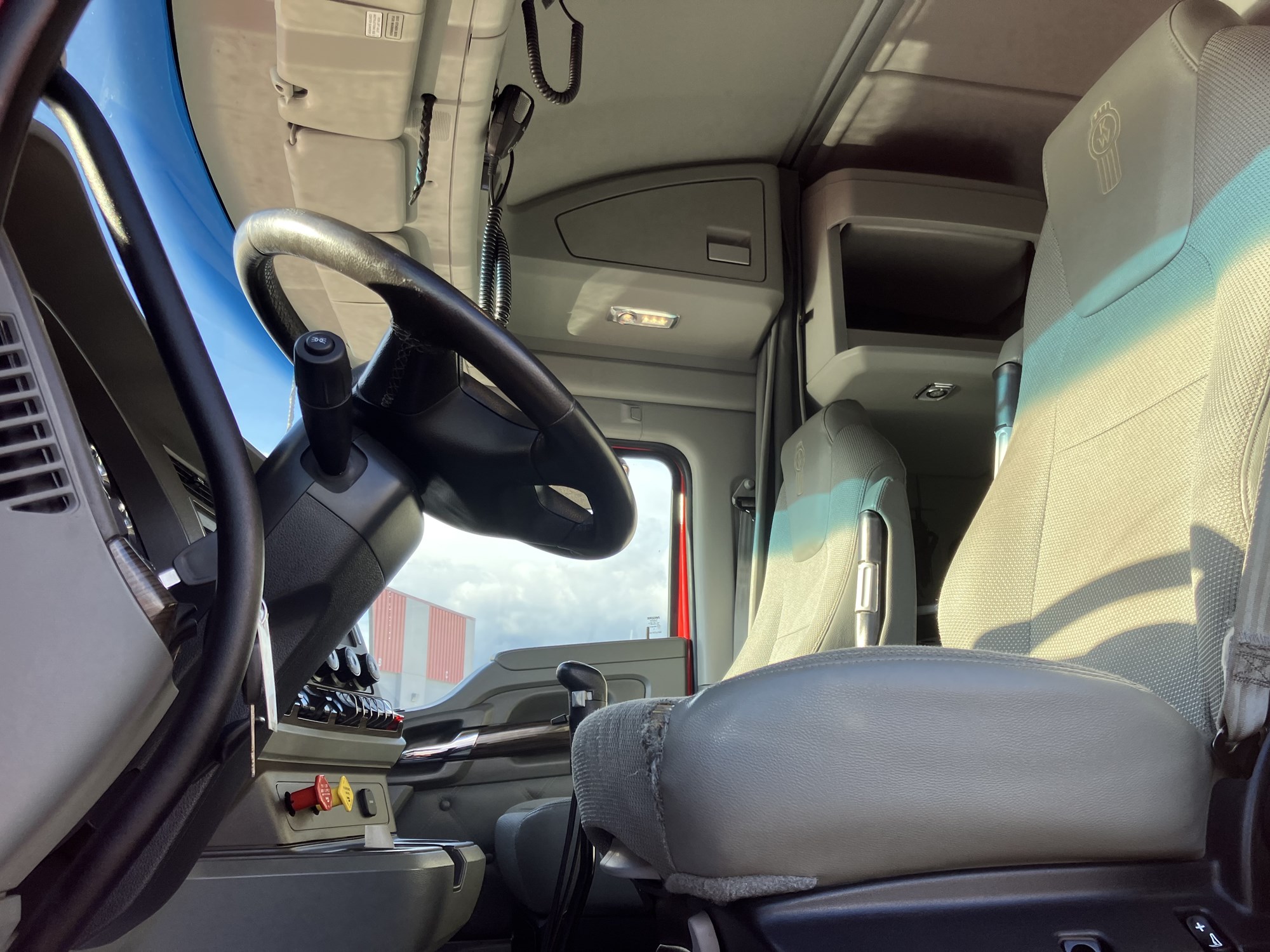 2019 Kenworth T880 - image 6 of 6