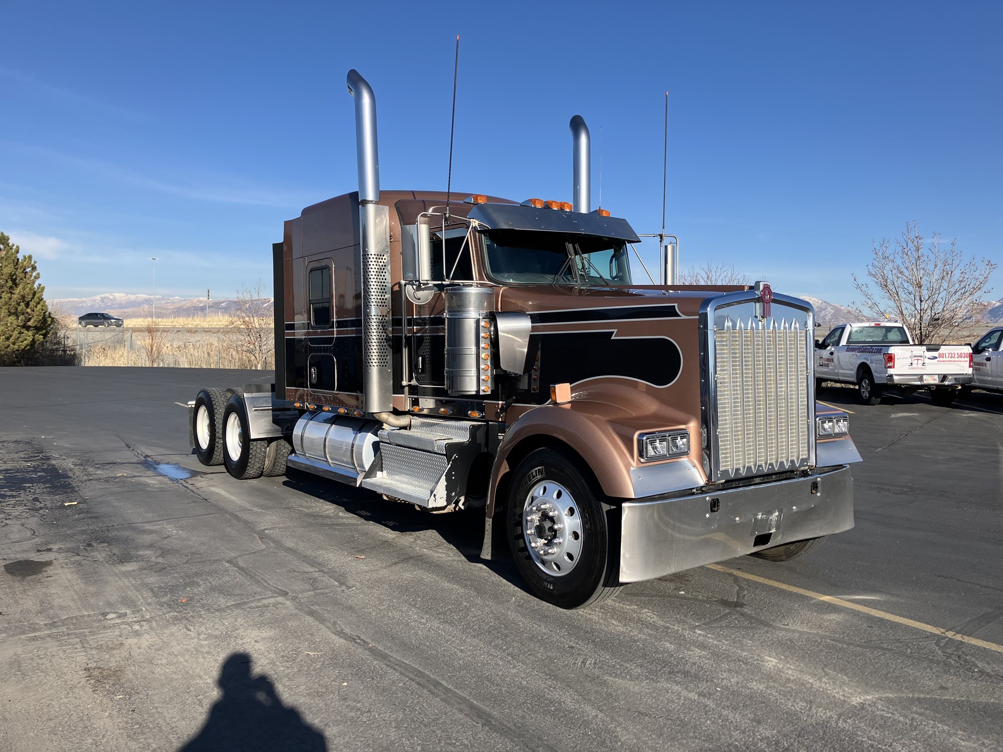 2019 Kenworth W900 - image 4 of 6