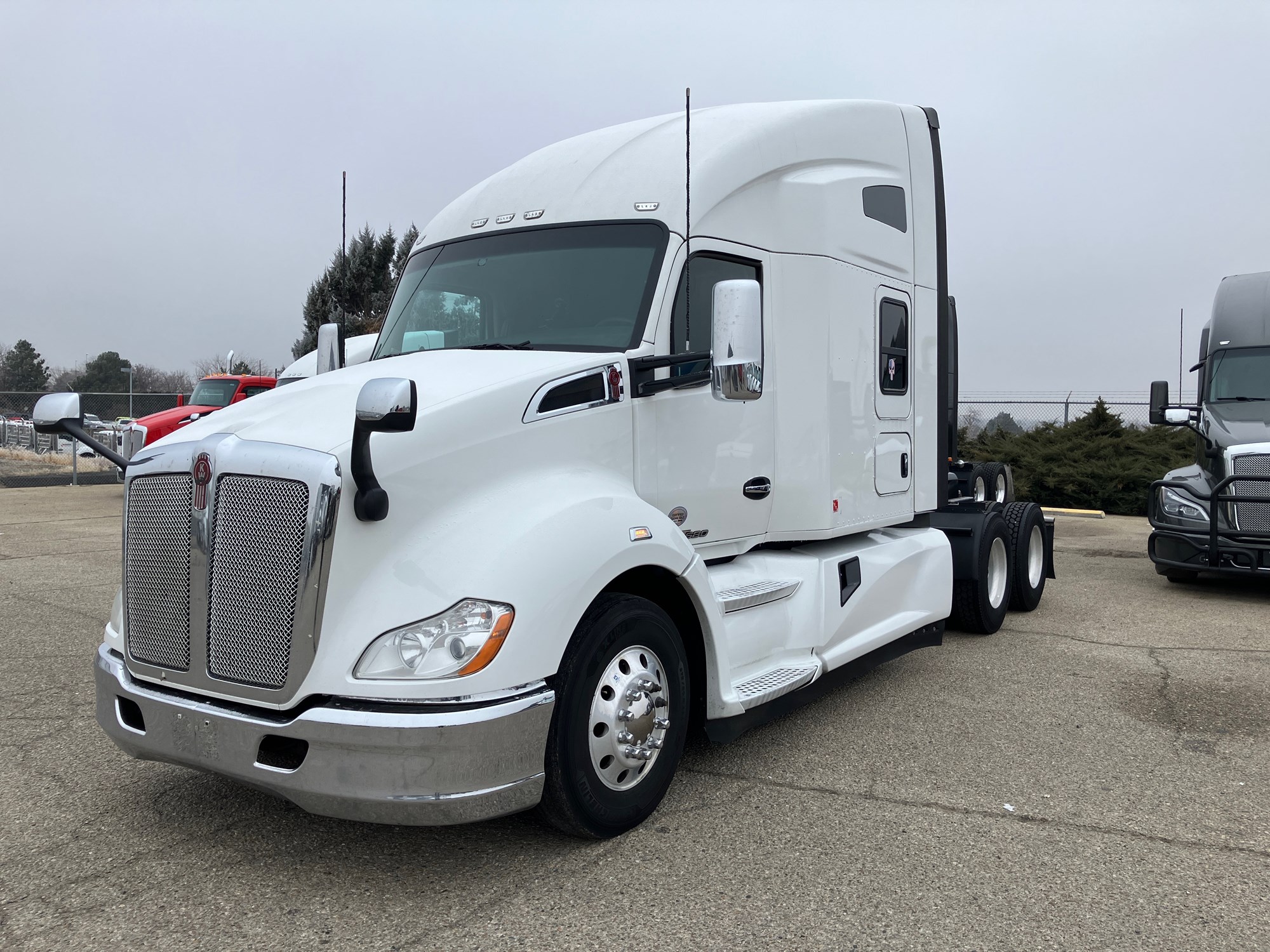 2020 Kenworth T680 - image 1 of 6