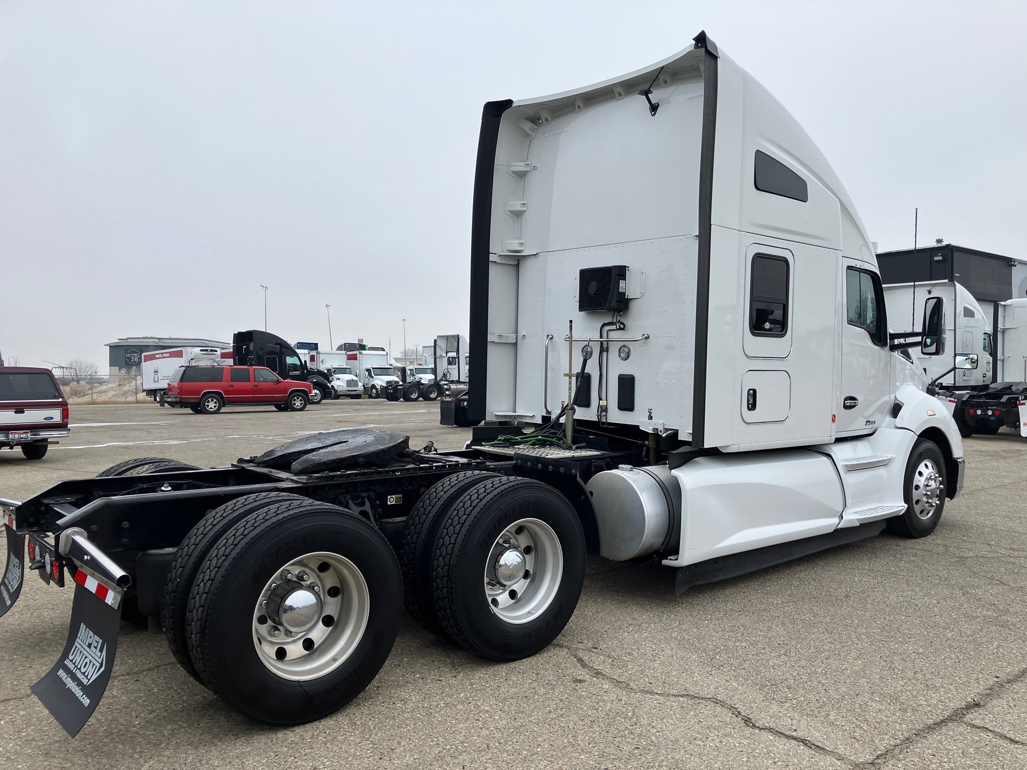 2020 Kenworth T680 - image 4 of 6