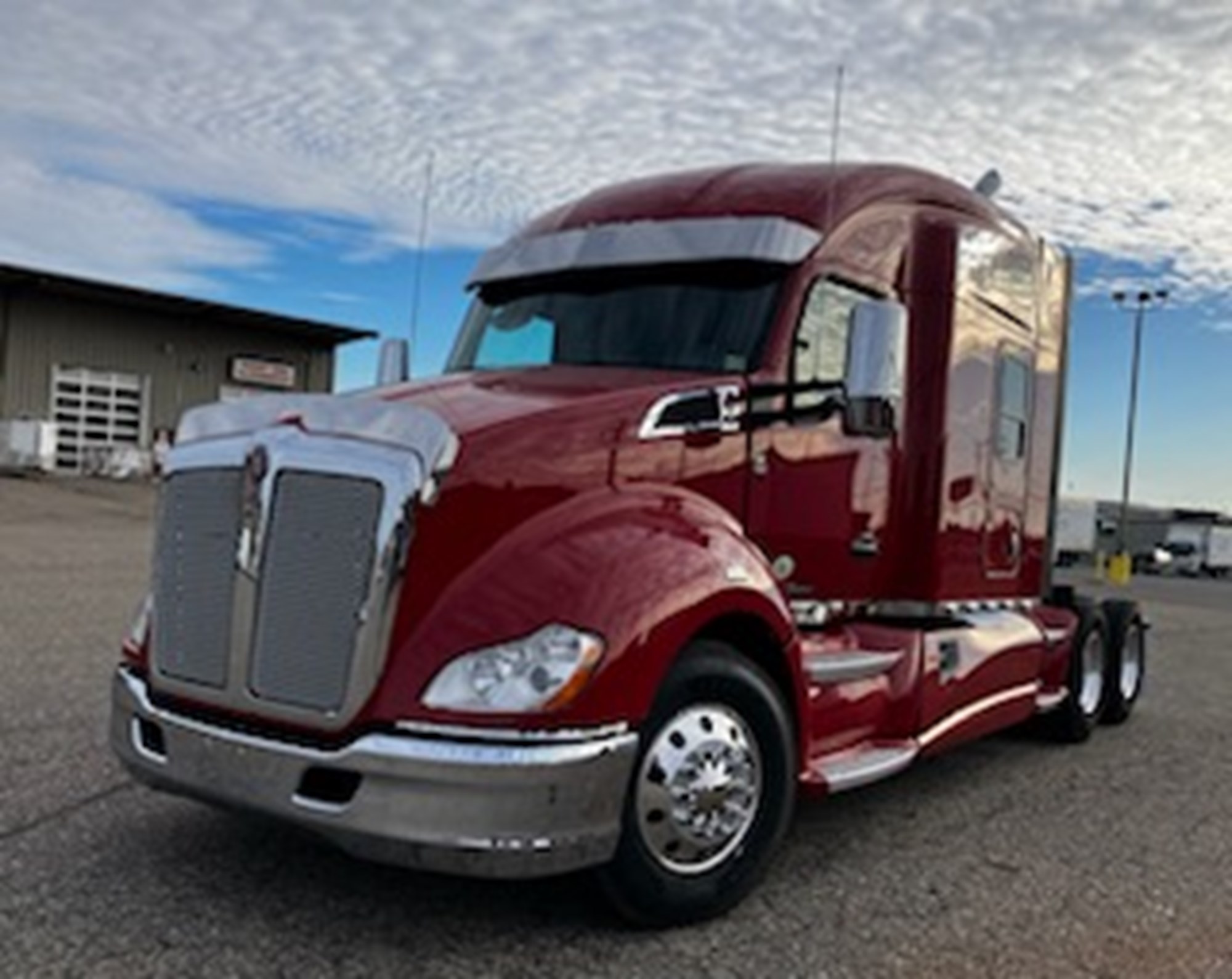 2020 Kenworth T680 - image 1 of 6