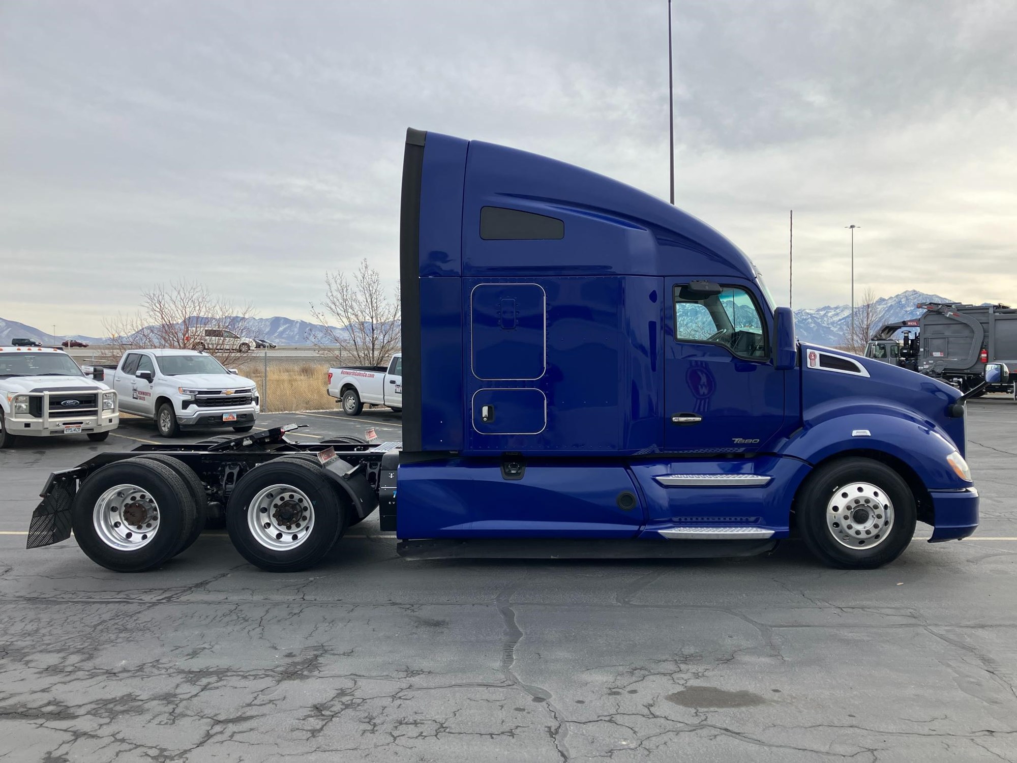 2021 Kenworth T680 - image 4 of 6