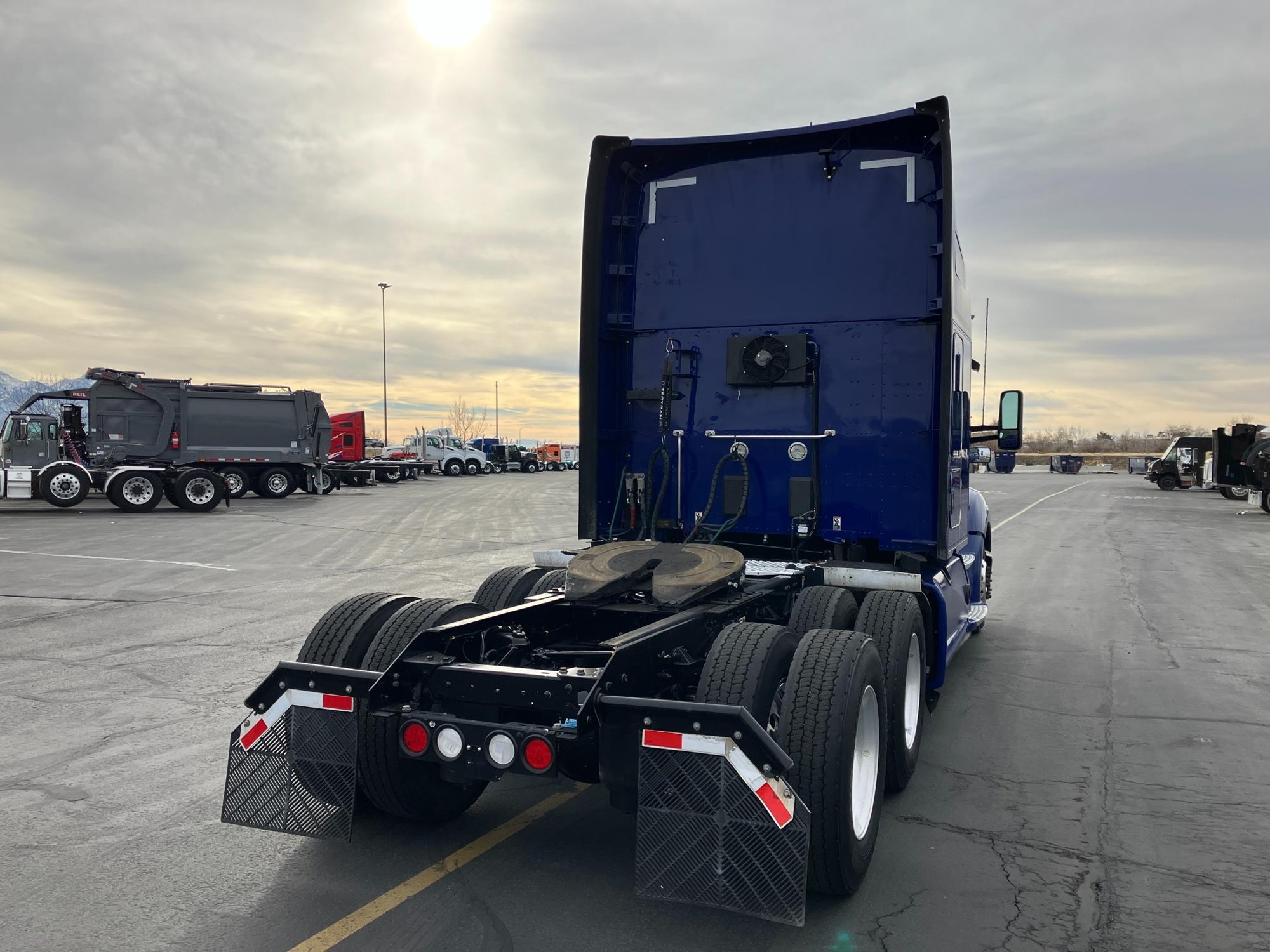 2021 Kenworth T680 - image 5 of 6