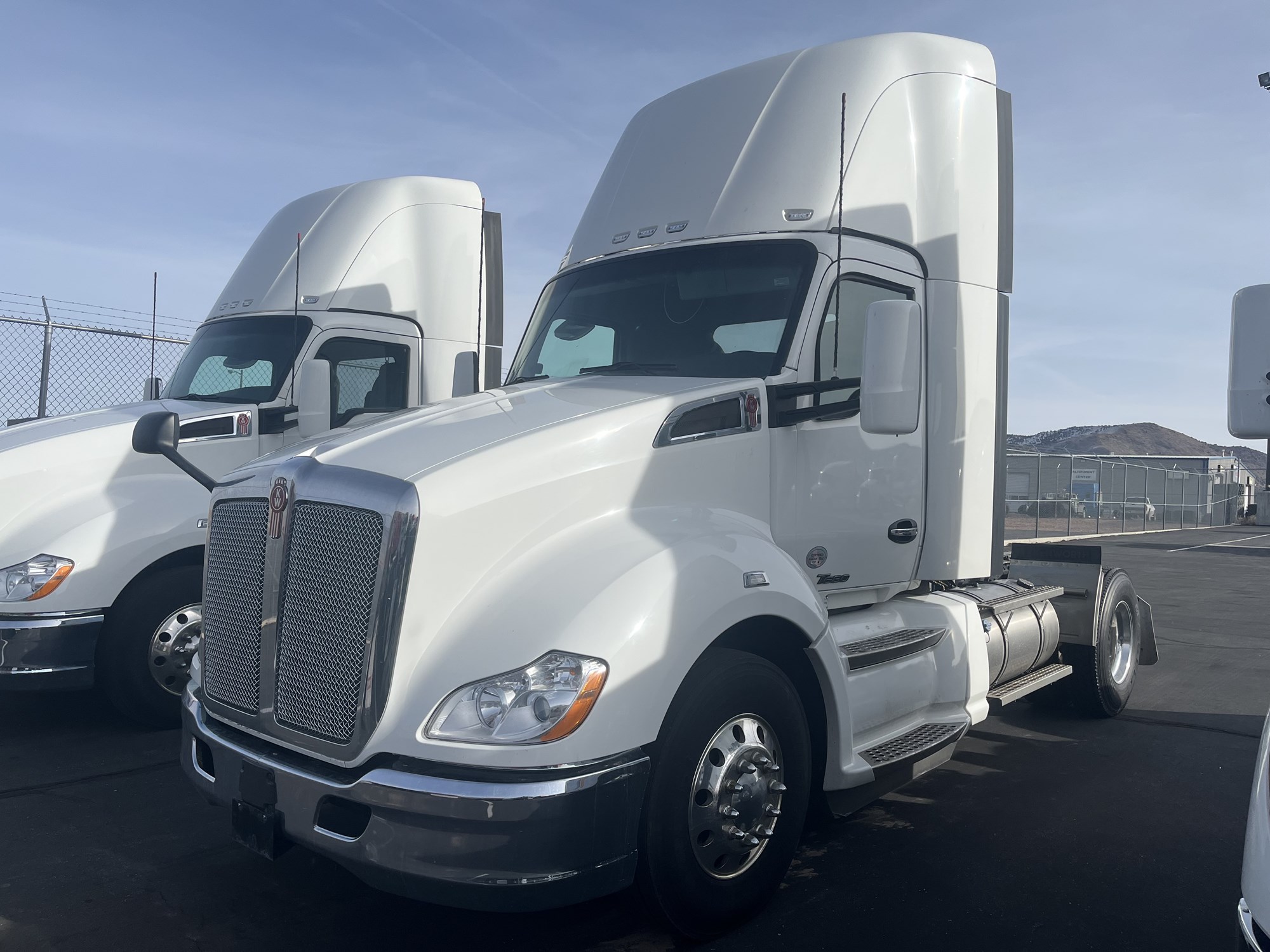 2021 Kenworth T680 - image 1 of 4