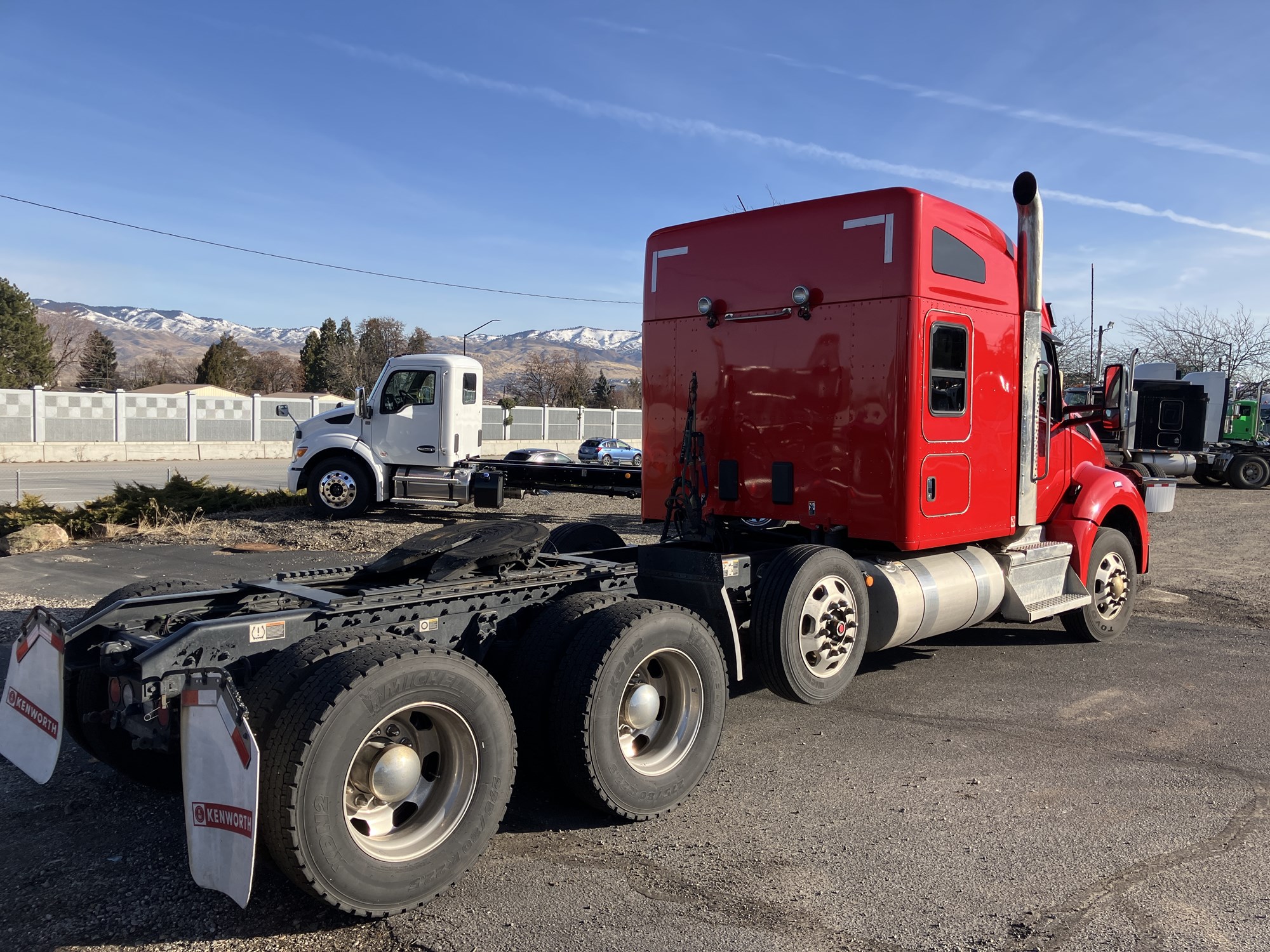 2024 Kenworth T880 - image 5 of 6