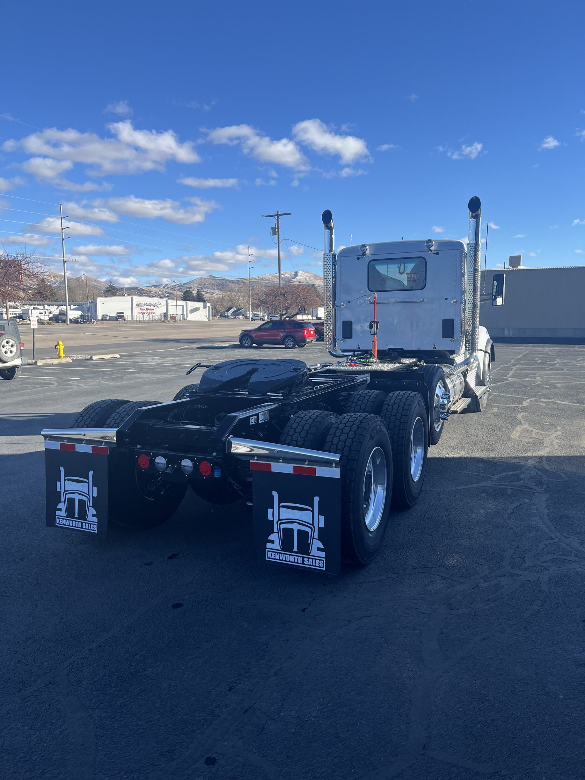 2025 Kenworth T880 - image 5 of 6