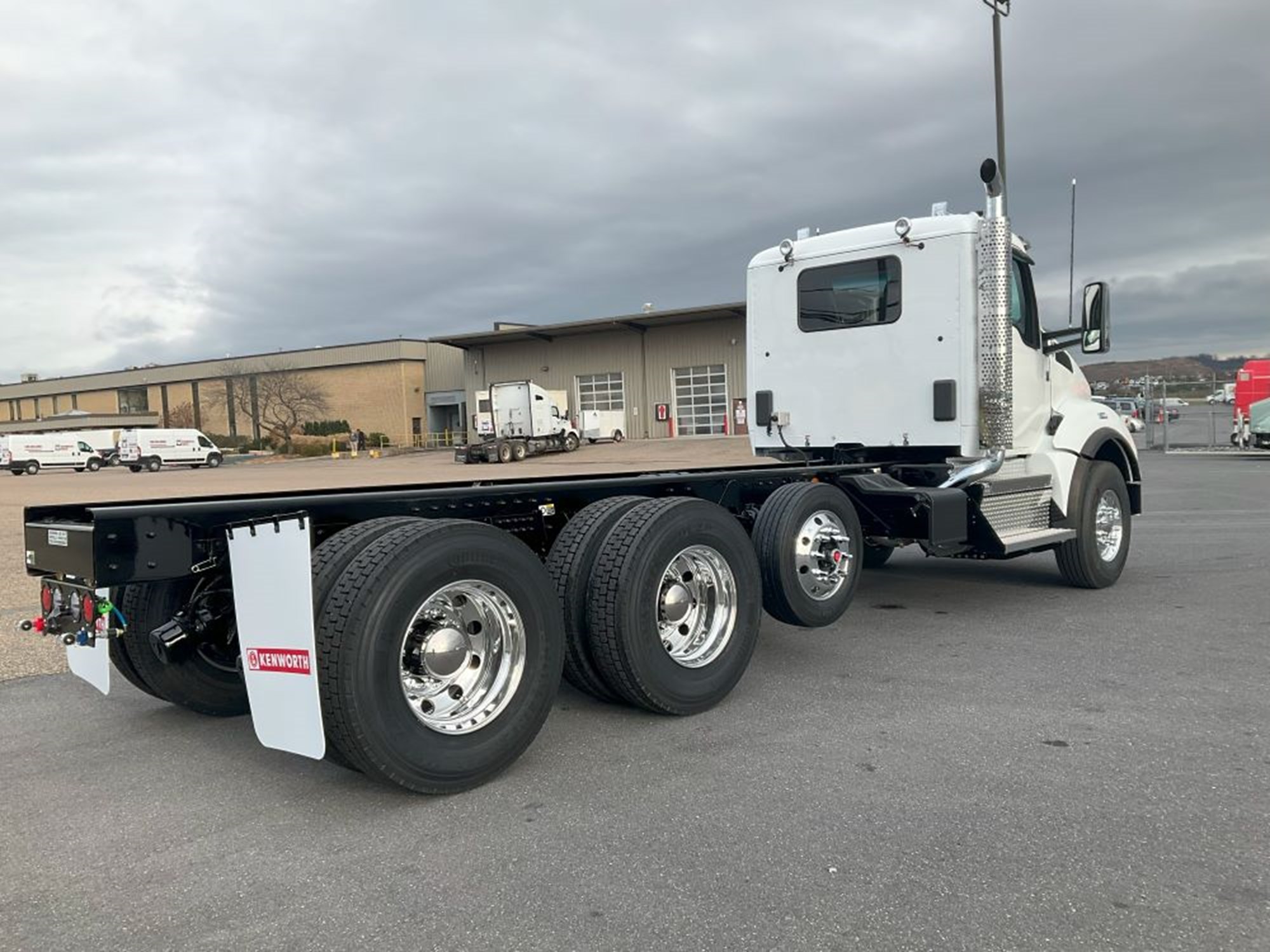 2025 Kenworth T880 - image 4 of 6