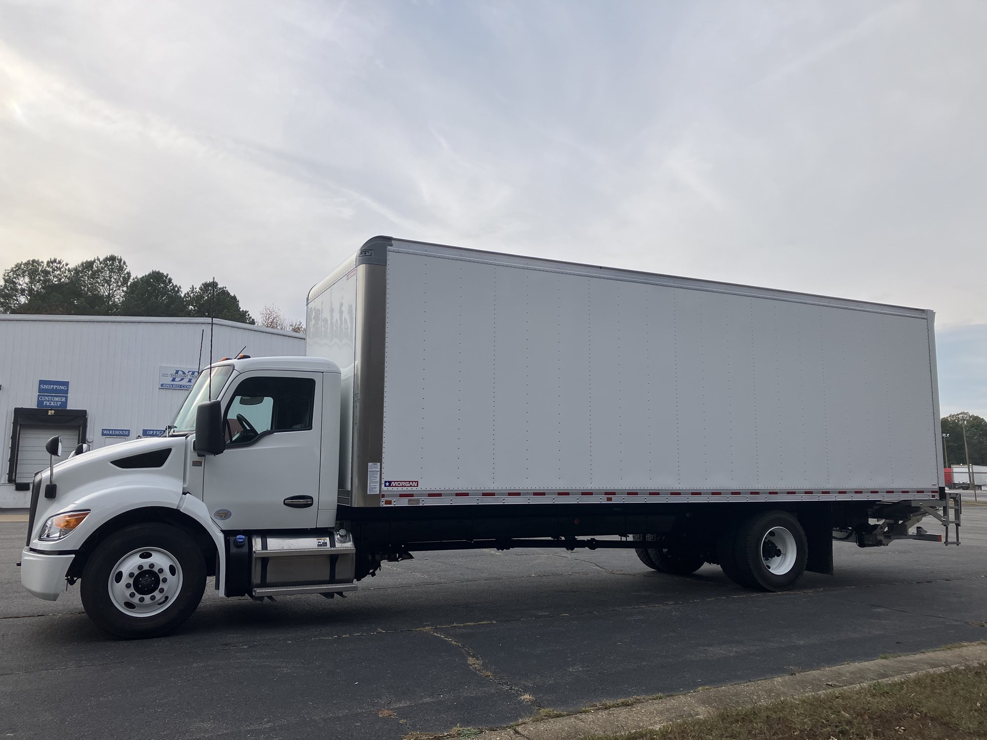 2025 Kenworth T280 - image 3 of 6