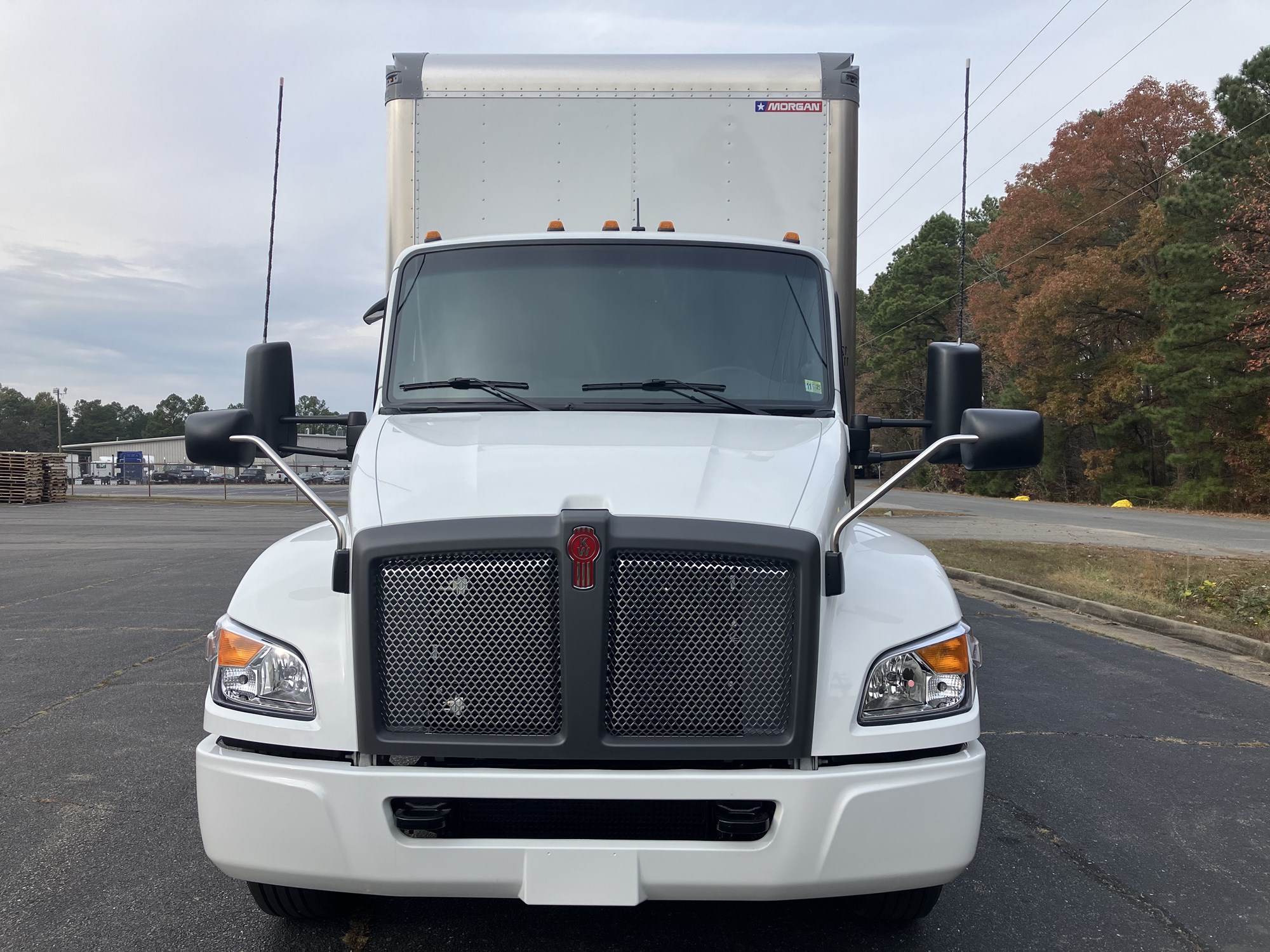 2025 Kenworth T280 - image 2 of 6