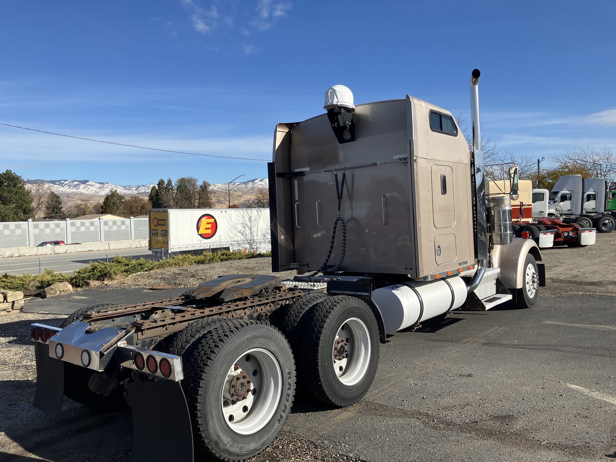 1999 Kenworth W900 - image 5 of 6