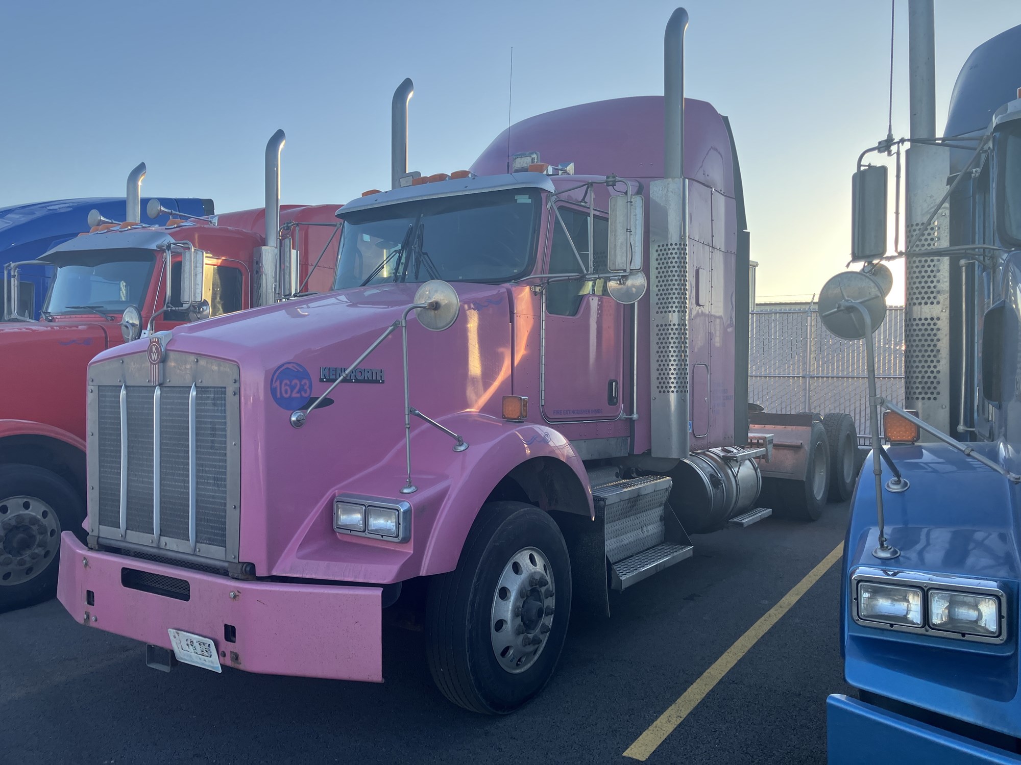 2016 Kenworth T800 - image 1 of 1