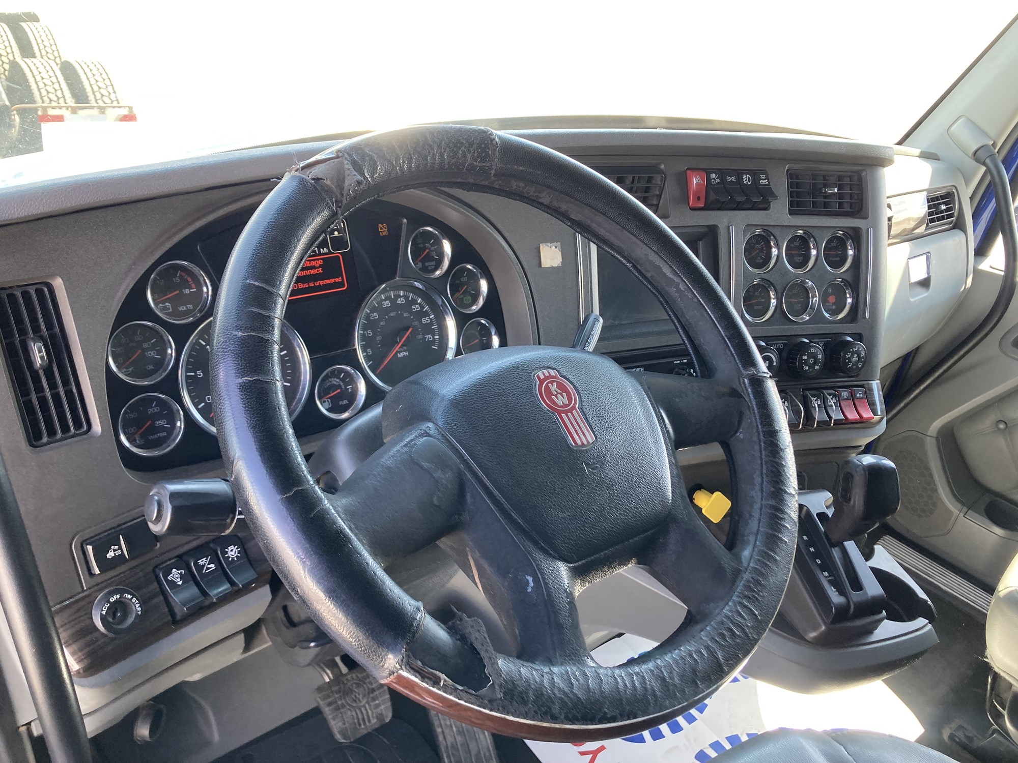 2018 Kenworth T880 - image 4 of 6