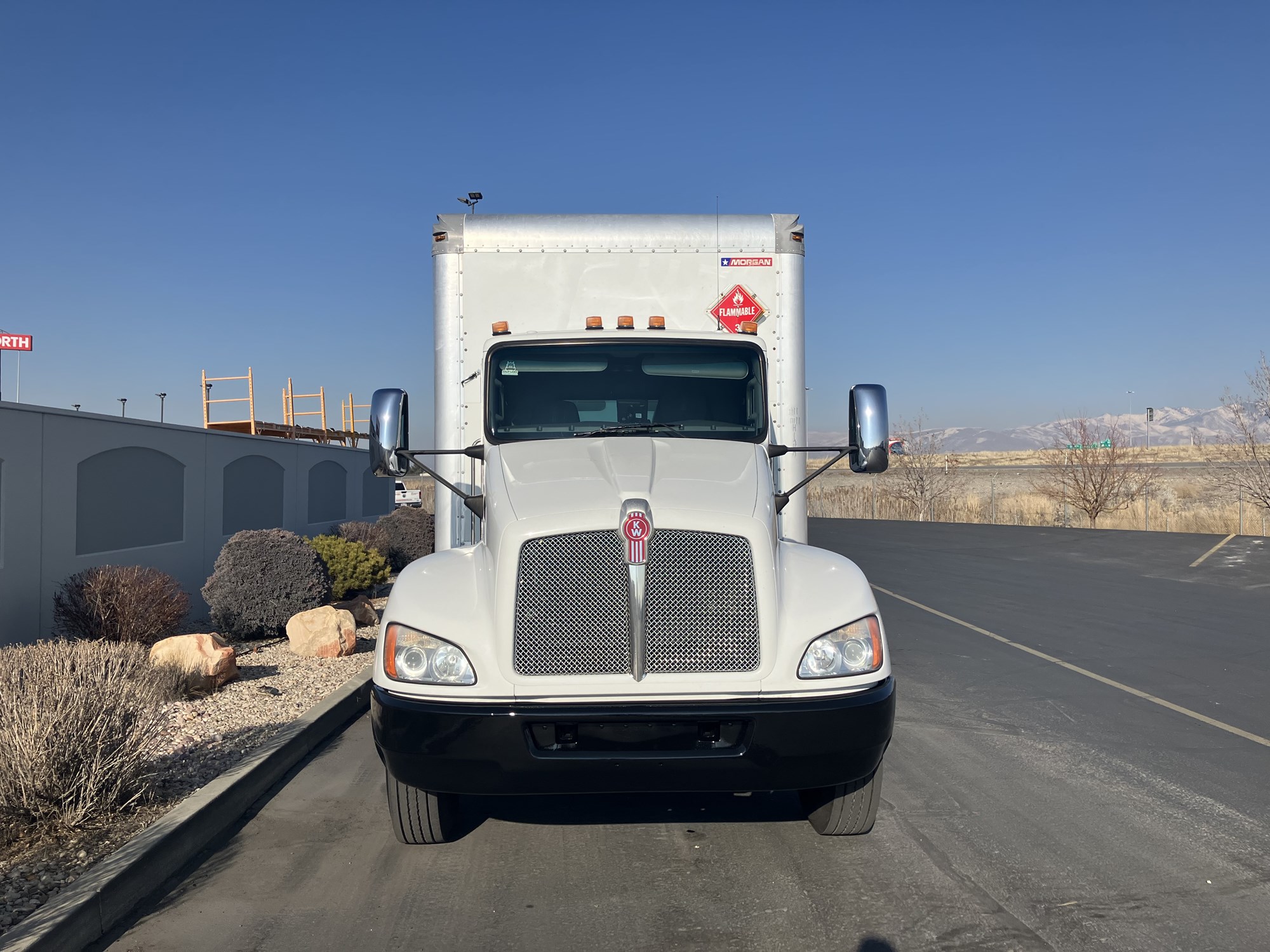 2018 Kenworth T270 - image 3 of 6