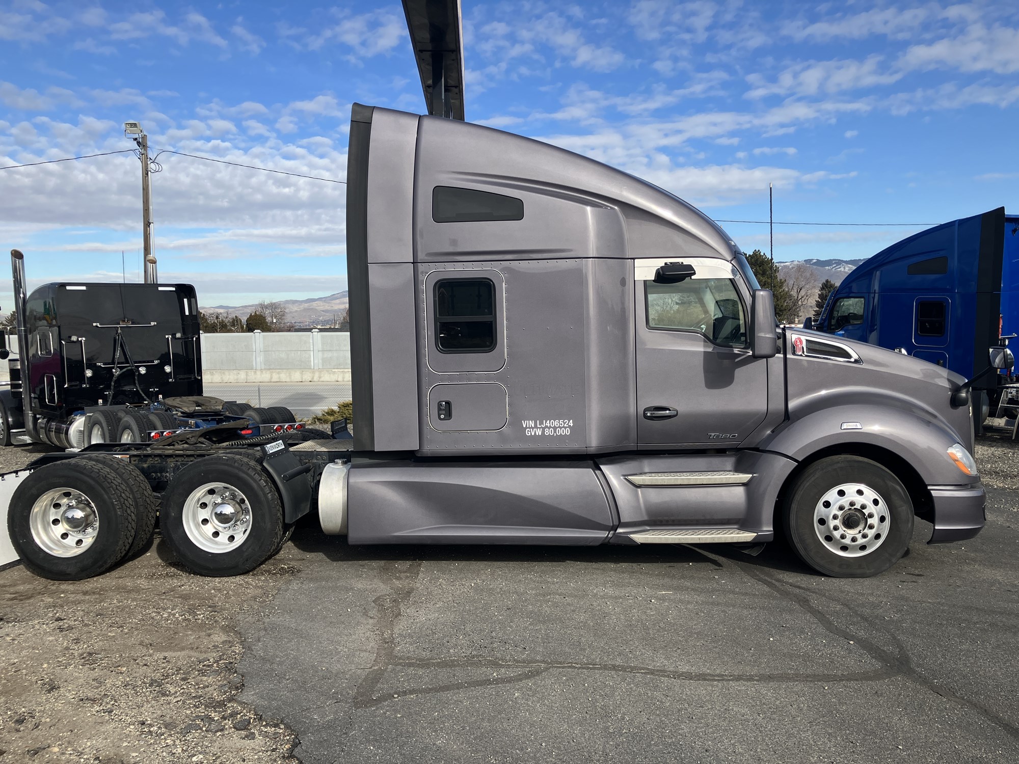 2020 Kenworth T680 - image 6 of 6