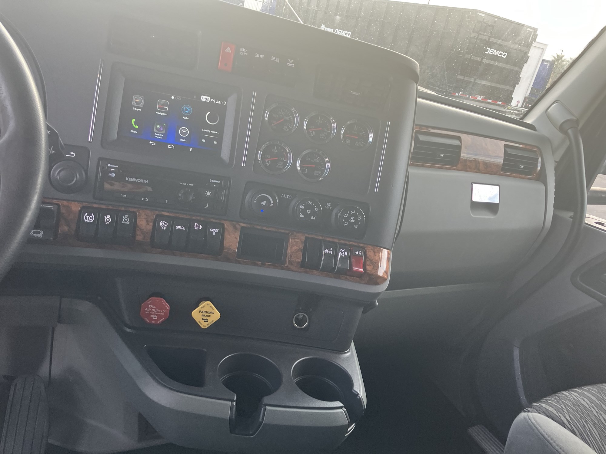 2020 Kenworth T680 - image 5 of 6