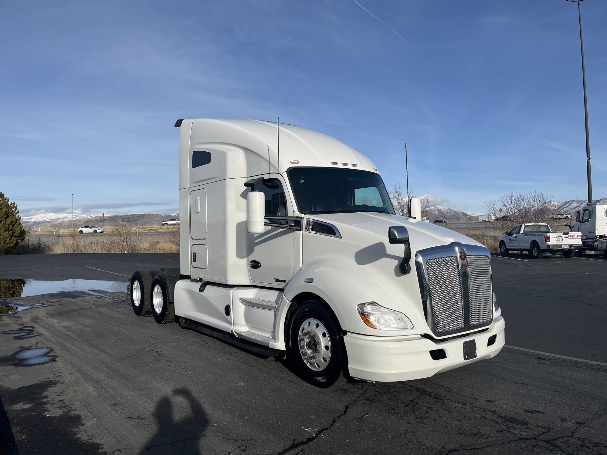 2021 Kenworth T680 - image 3 of 6