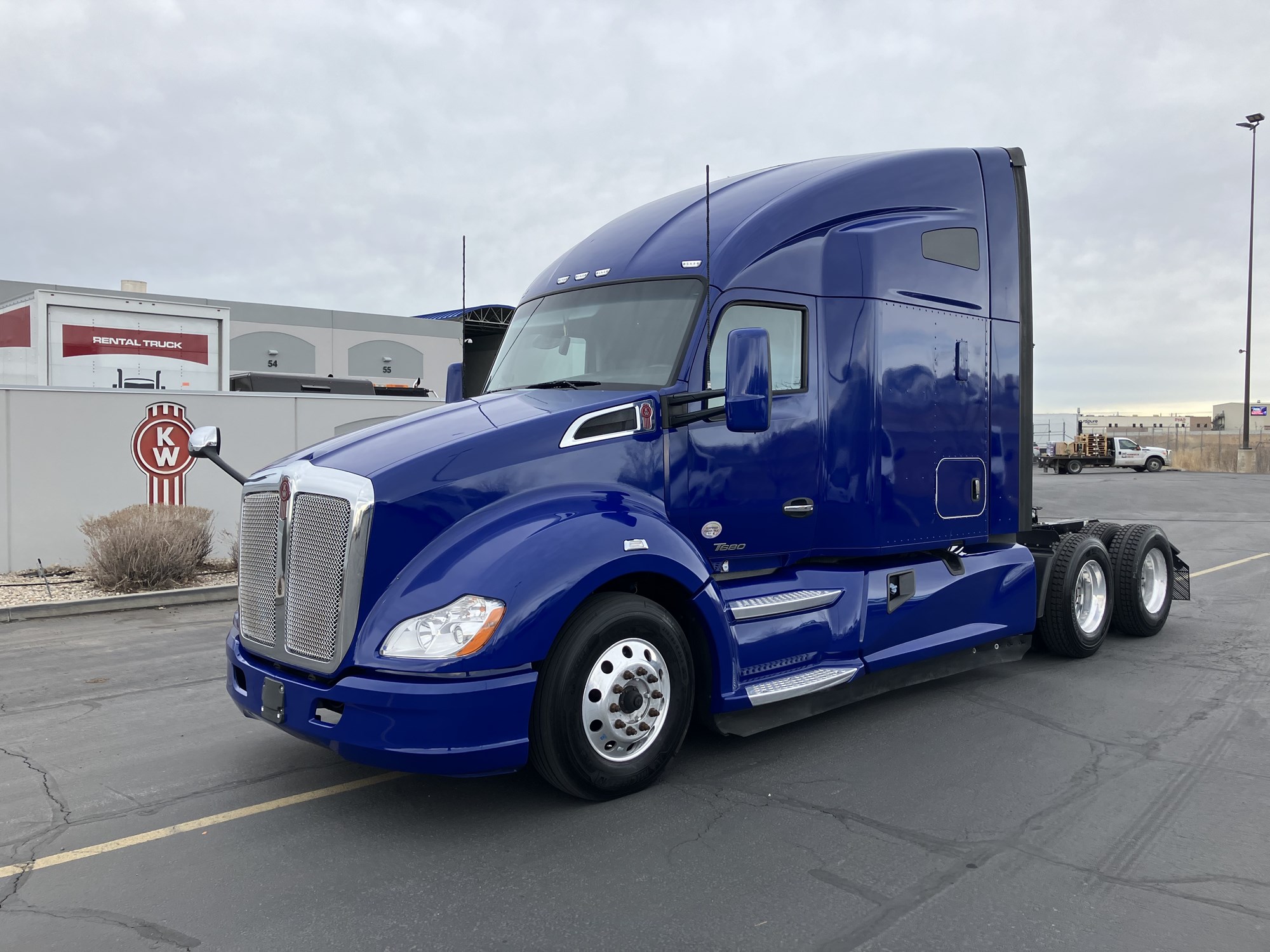 2021 Kenworth T680 - image 2 of 6