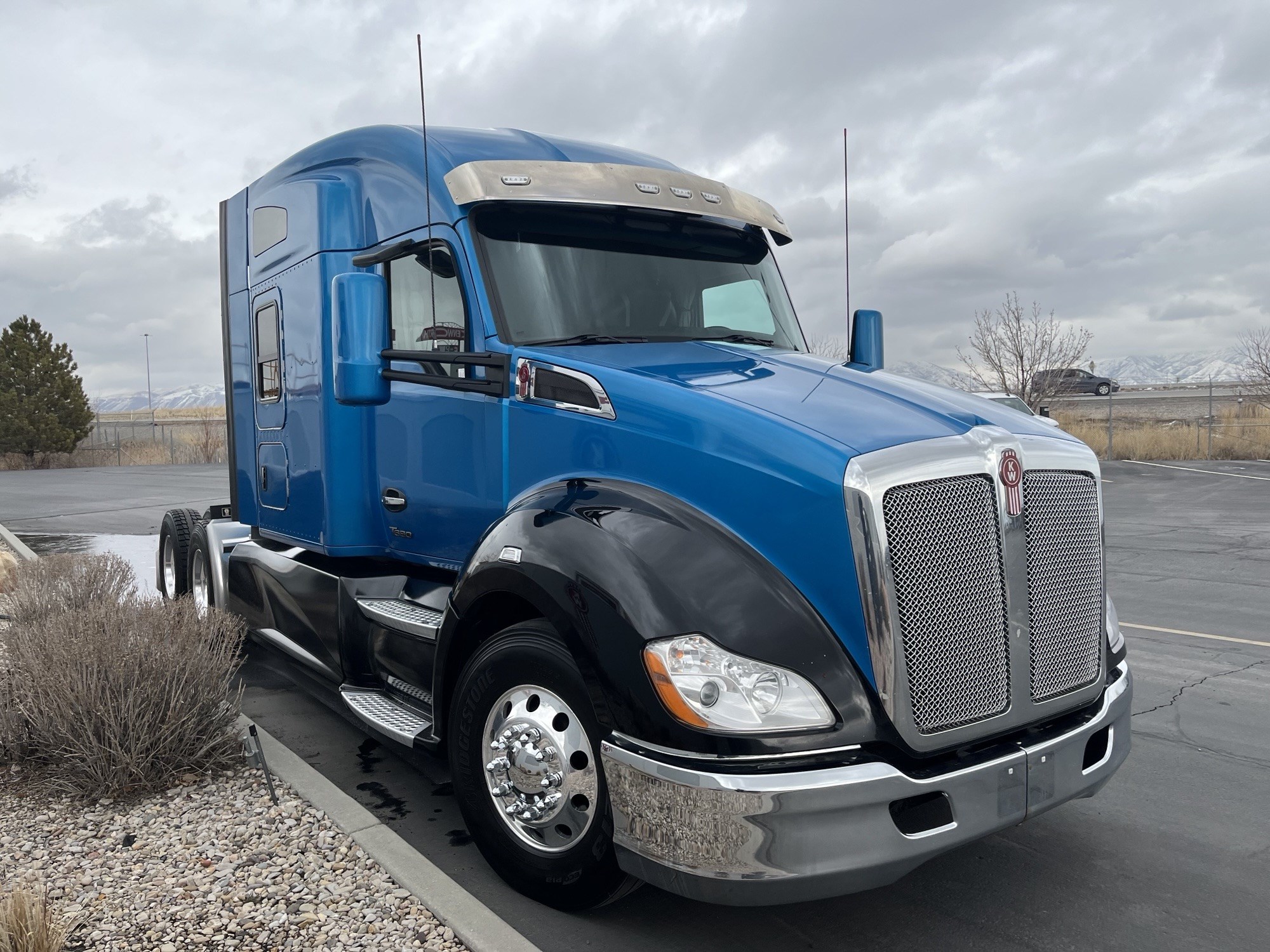 2022 Kenworth T680 - image 4 of 6