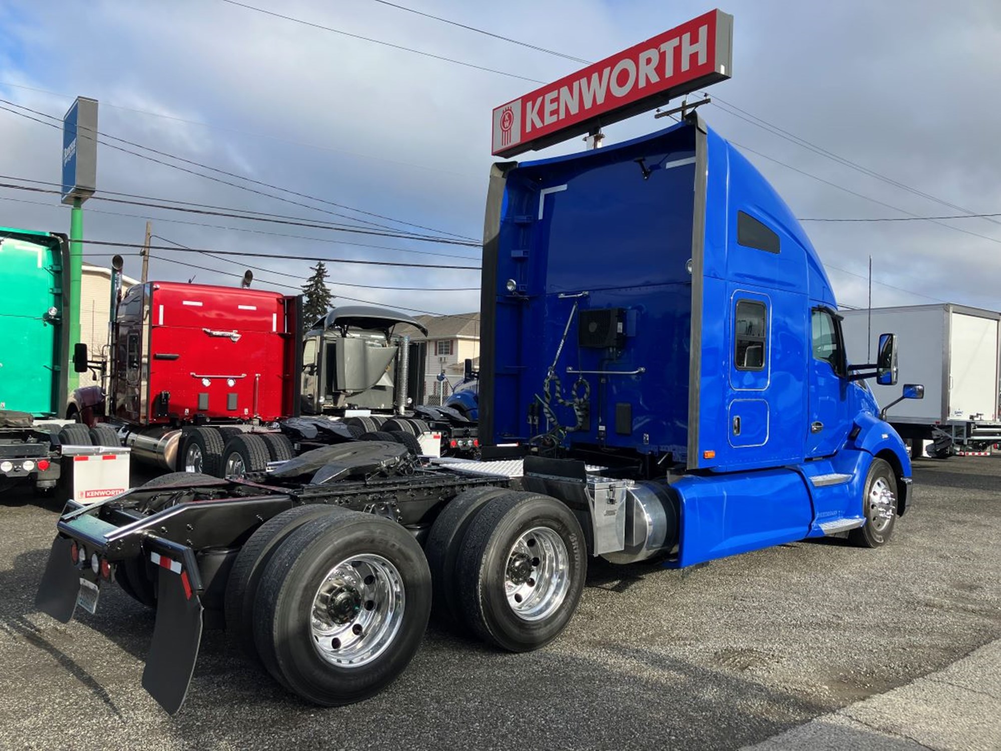 2022 Kenworth T680 - image 4 of 6