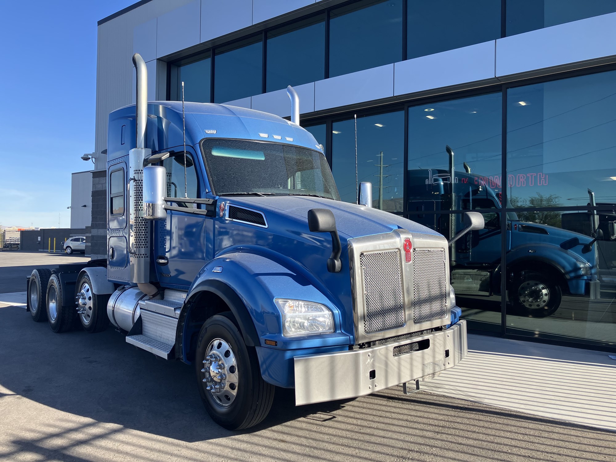 2022 Kenworth T880 - image 1 of 6