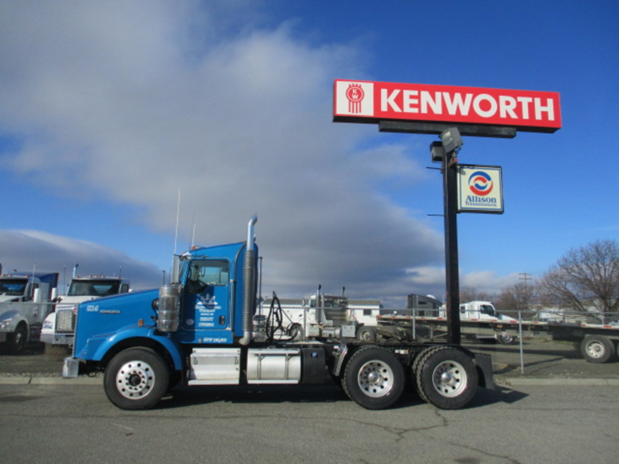 2024 Kenworth T800 - image 3 of 6