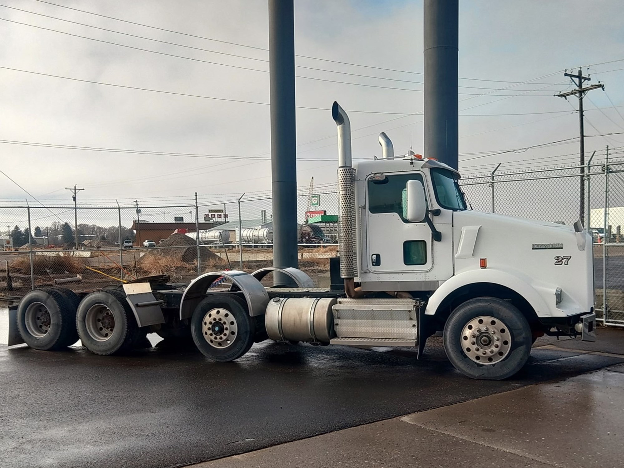 2009 Kenworth T800 - image 1 of 1