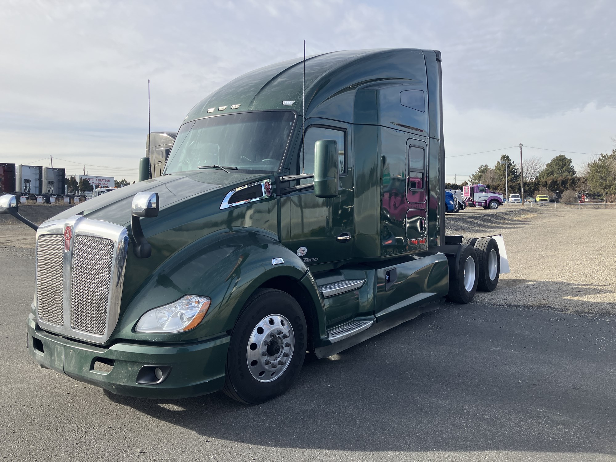 2020 Kenworth T680 - image 1 of 6