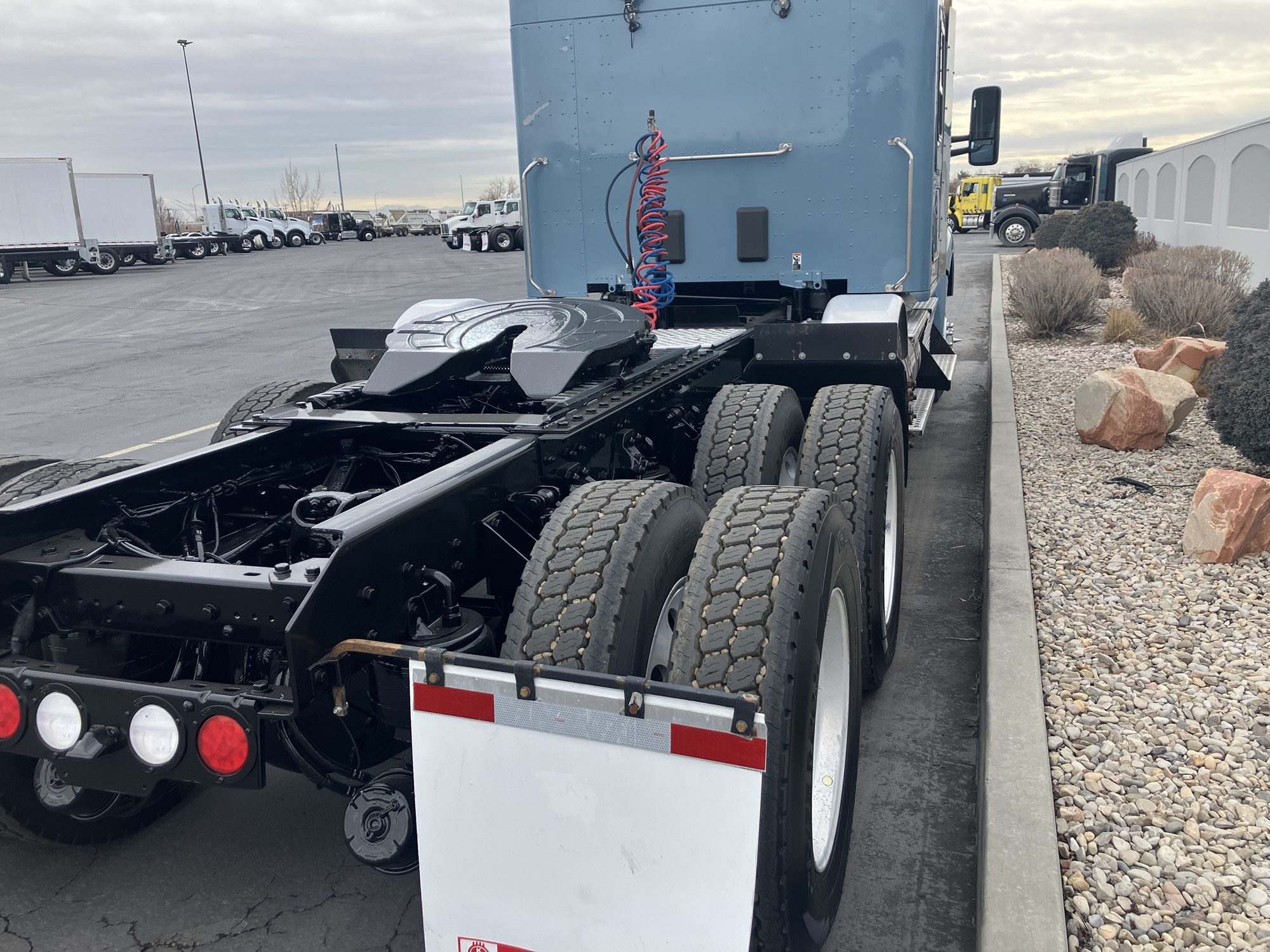 2020 Kenworth T880 - image 4 of 6