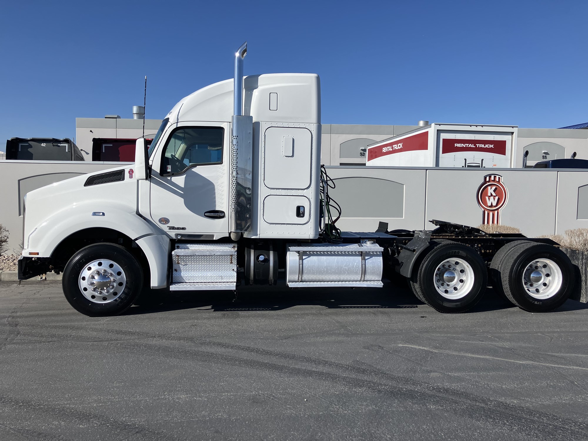 2021 Kenworth T880 - image 1 of 6