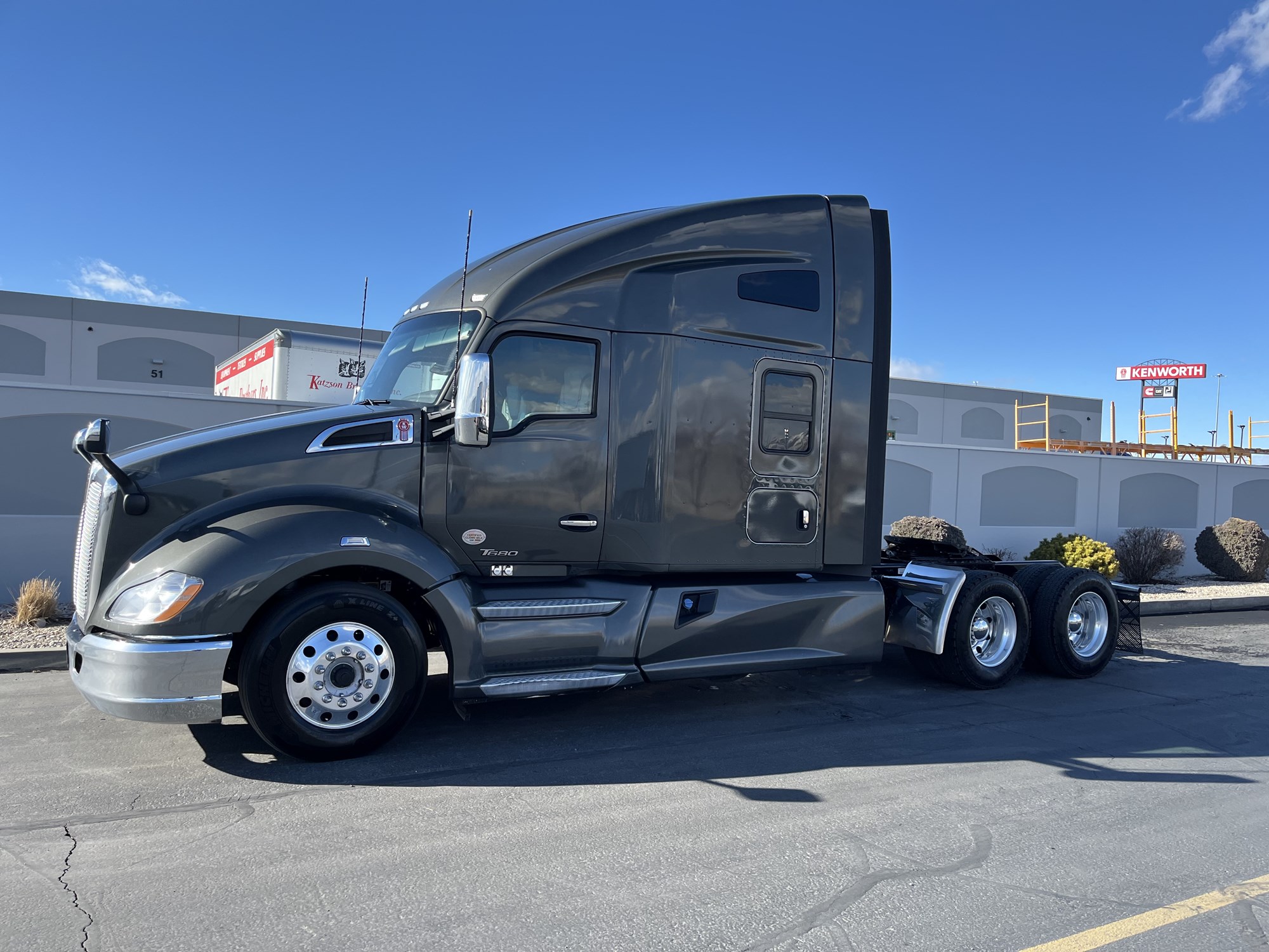 2022 Kenworth T680 - image 1 of 6