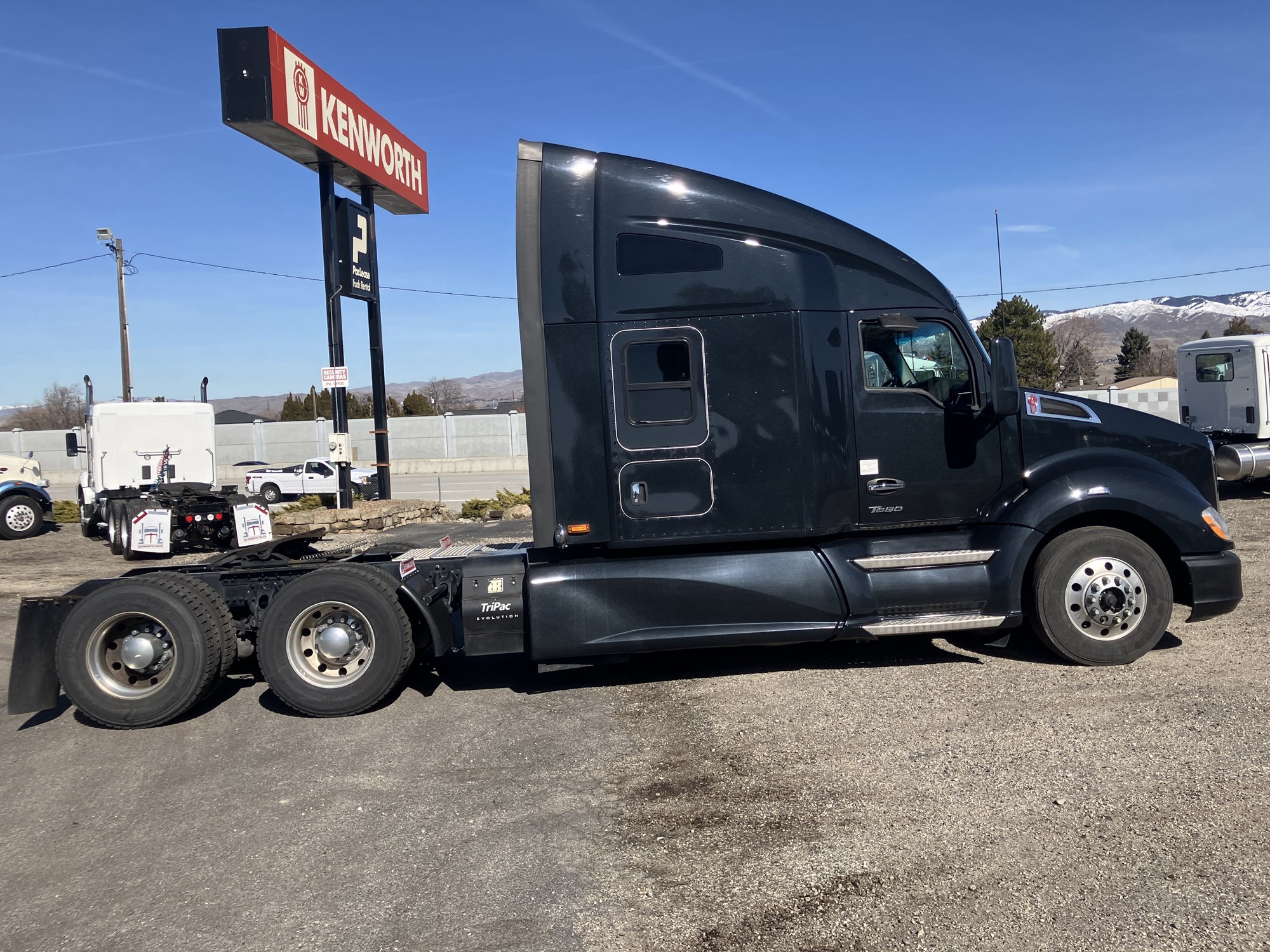 2023 Kenworth T680 - image 6 of 6