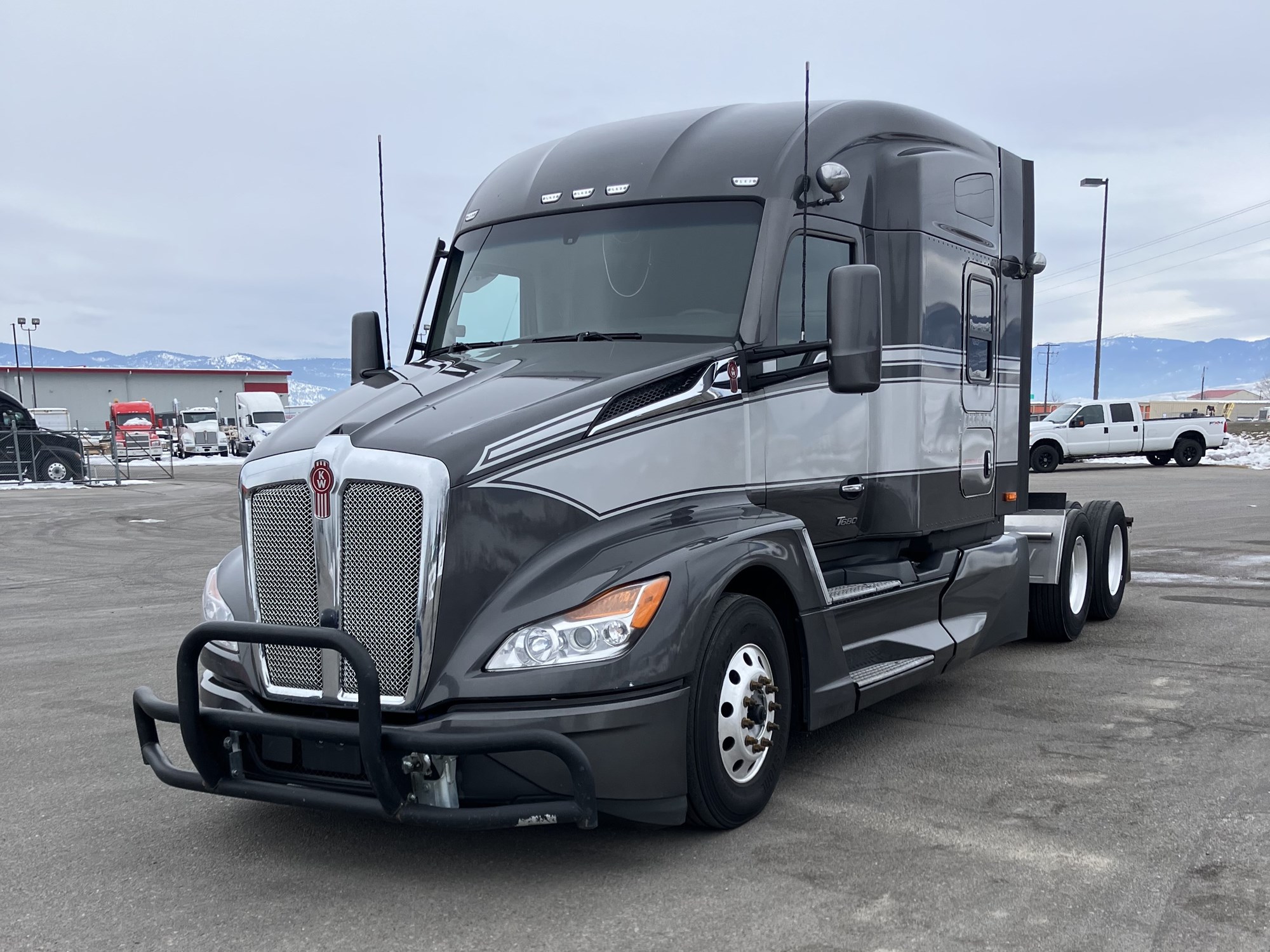 2023 Kenworth T680 Next Gen - image 1 of 6