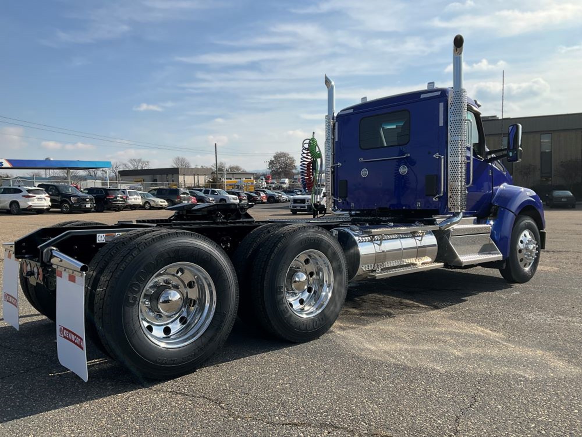 2026 Kenworth T880 - image 5 of 6