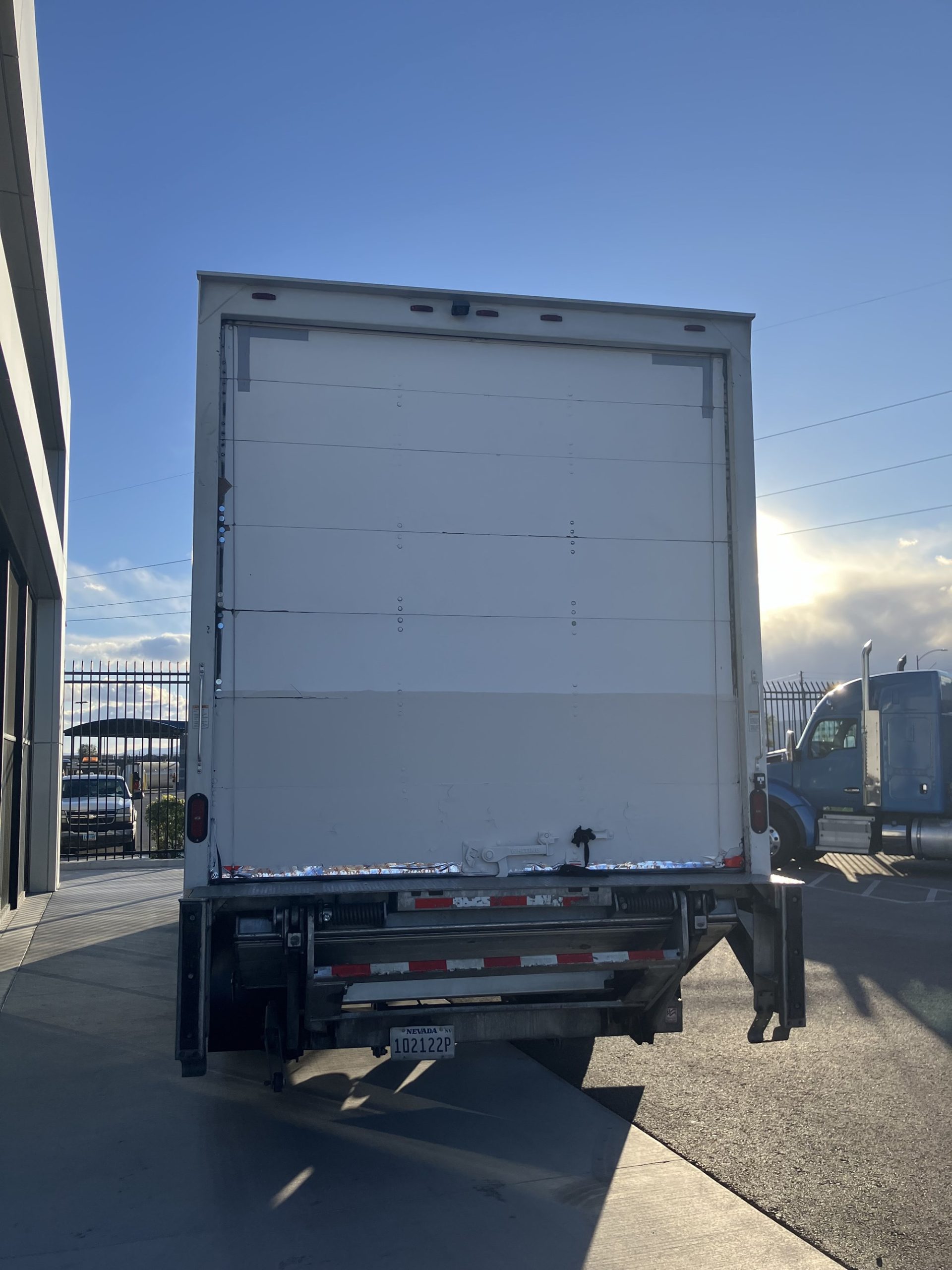 2019 Kenworth T270 - image 6 of 6