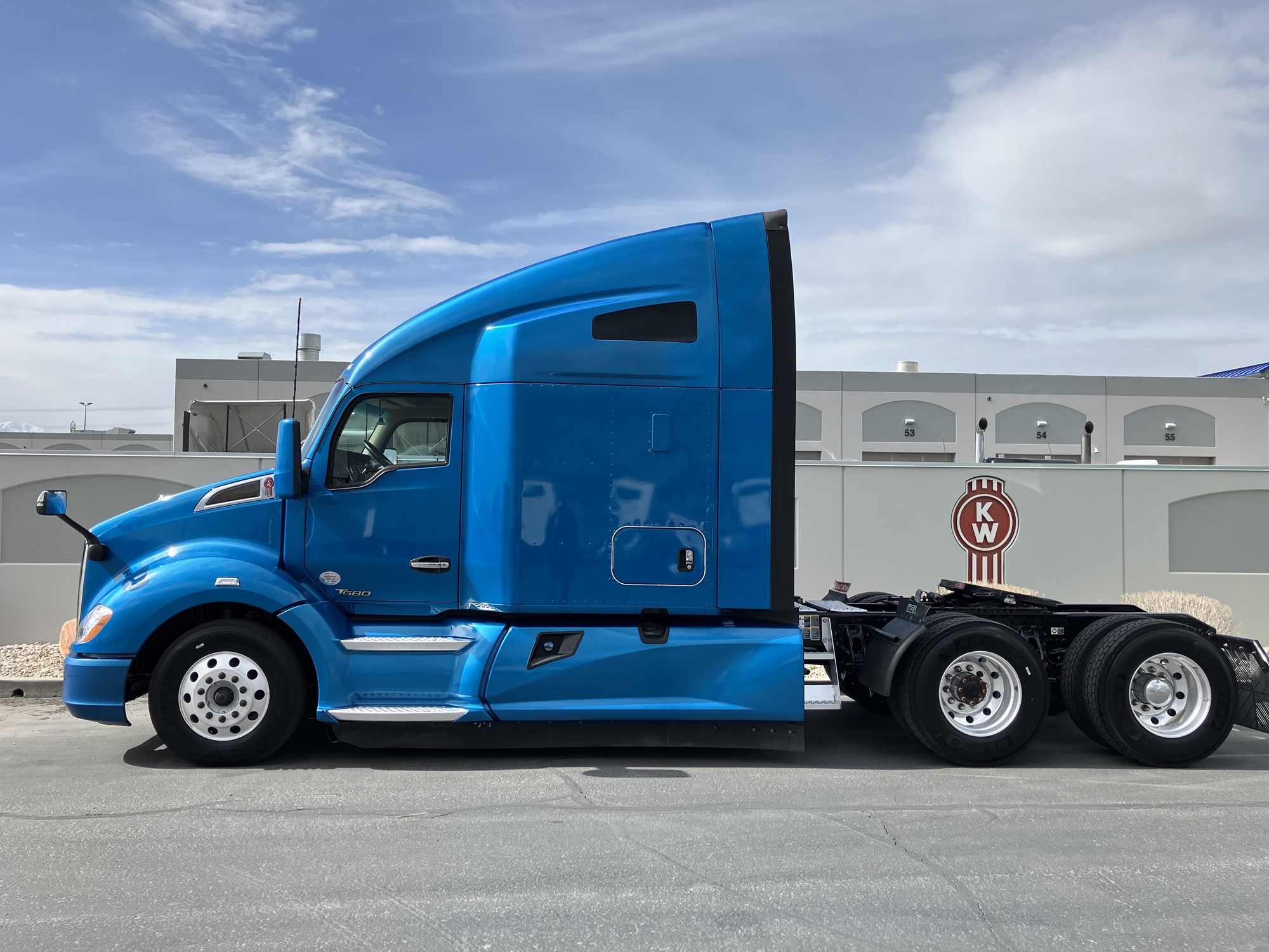 2020 Kenworth T680 - image 1 of 6