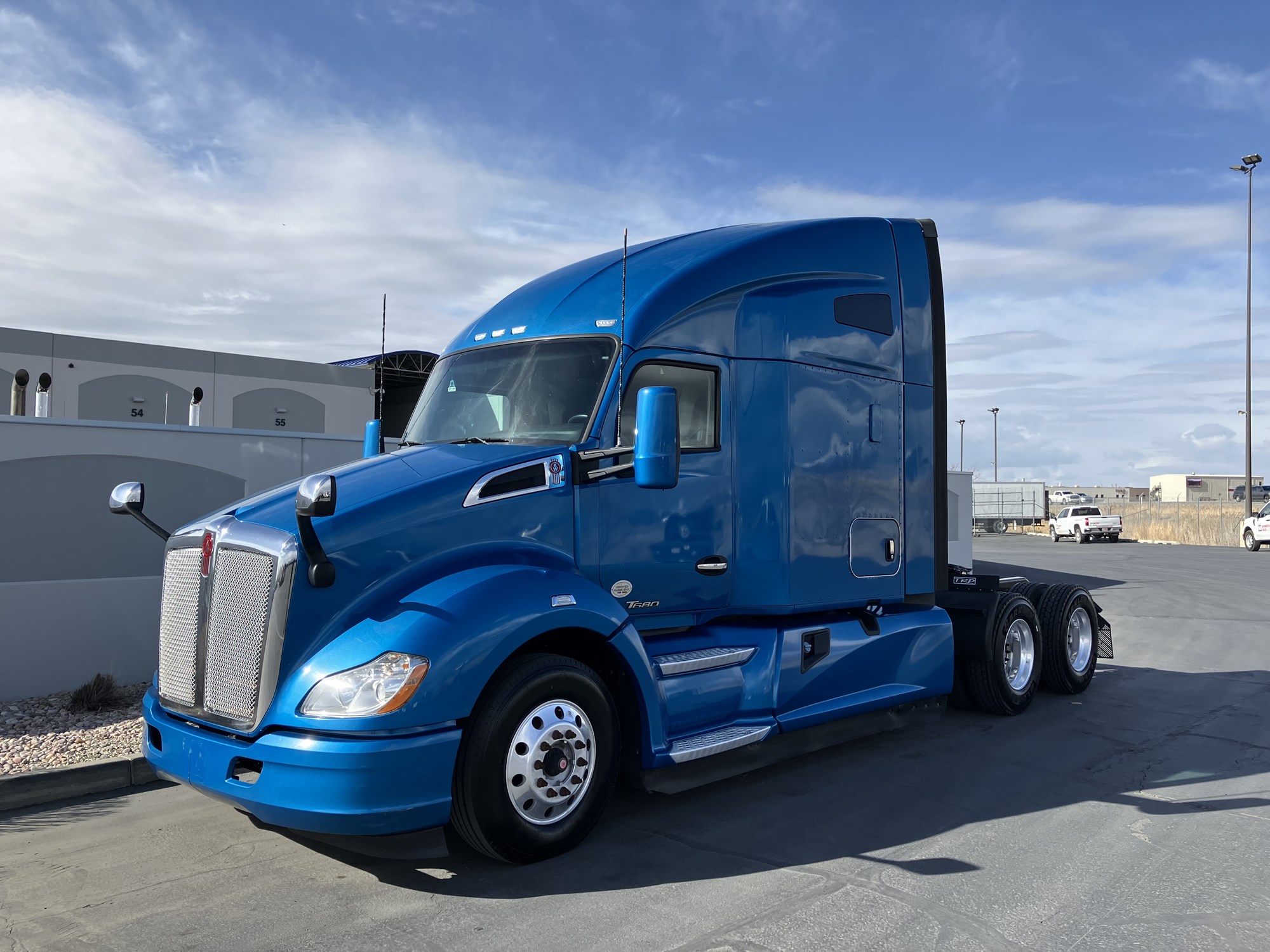 2020 Kenworth T680 - image 2 of 6