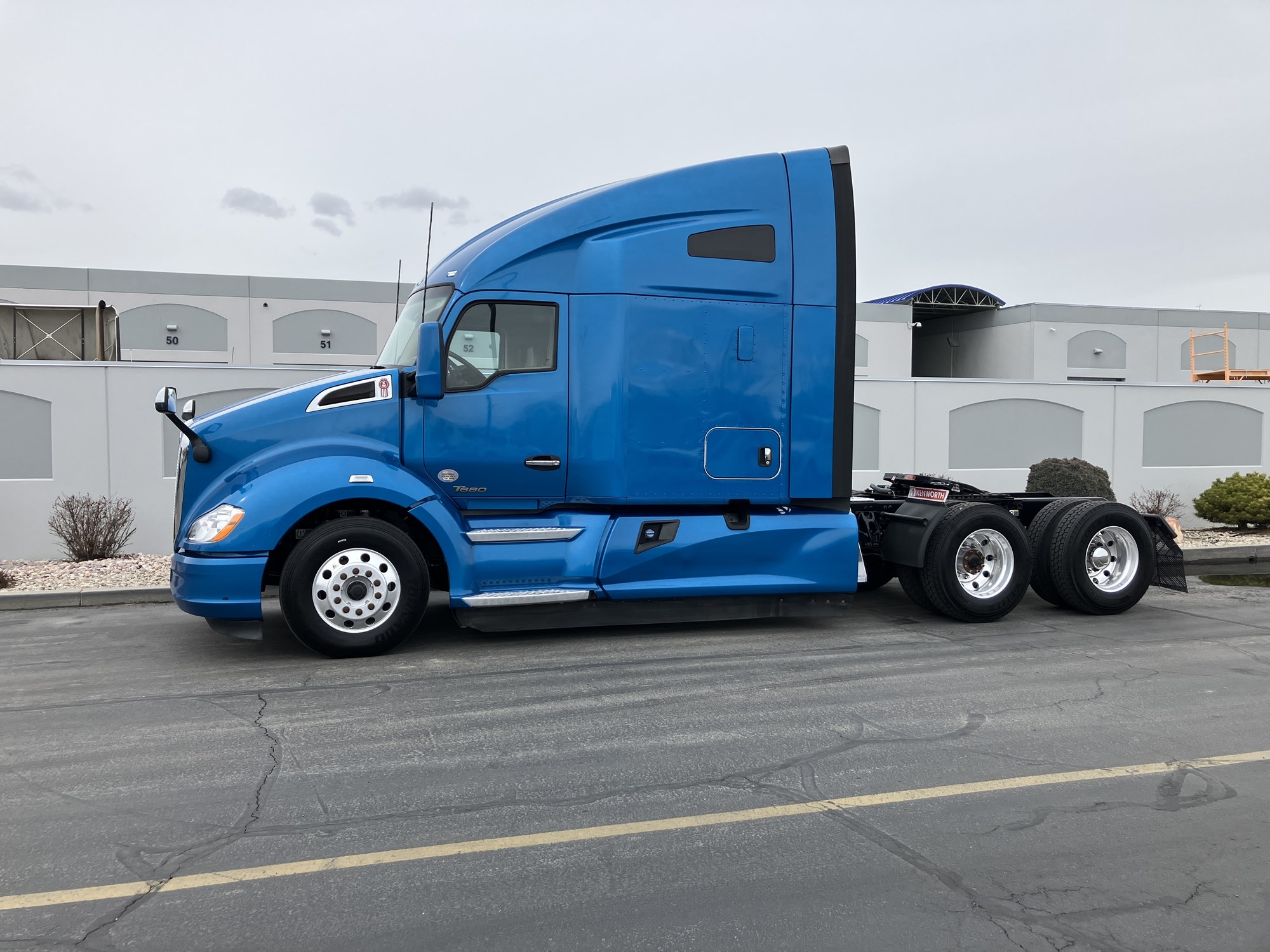 2020 Kenworth T680 - image 1 of 6