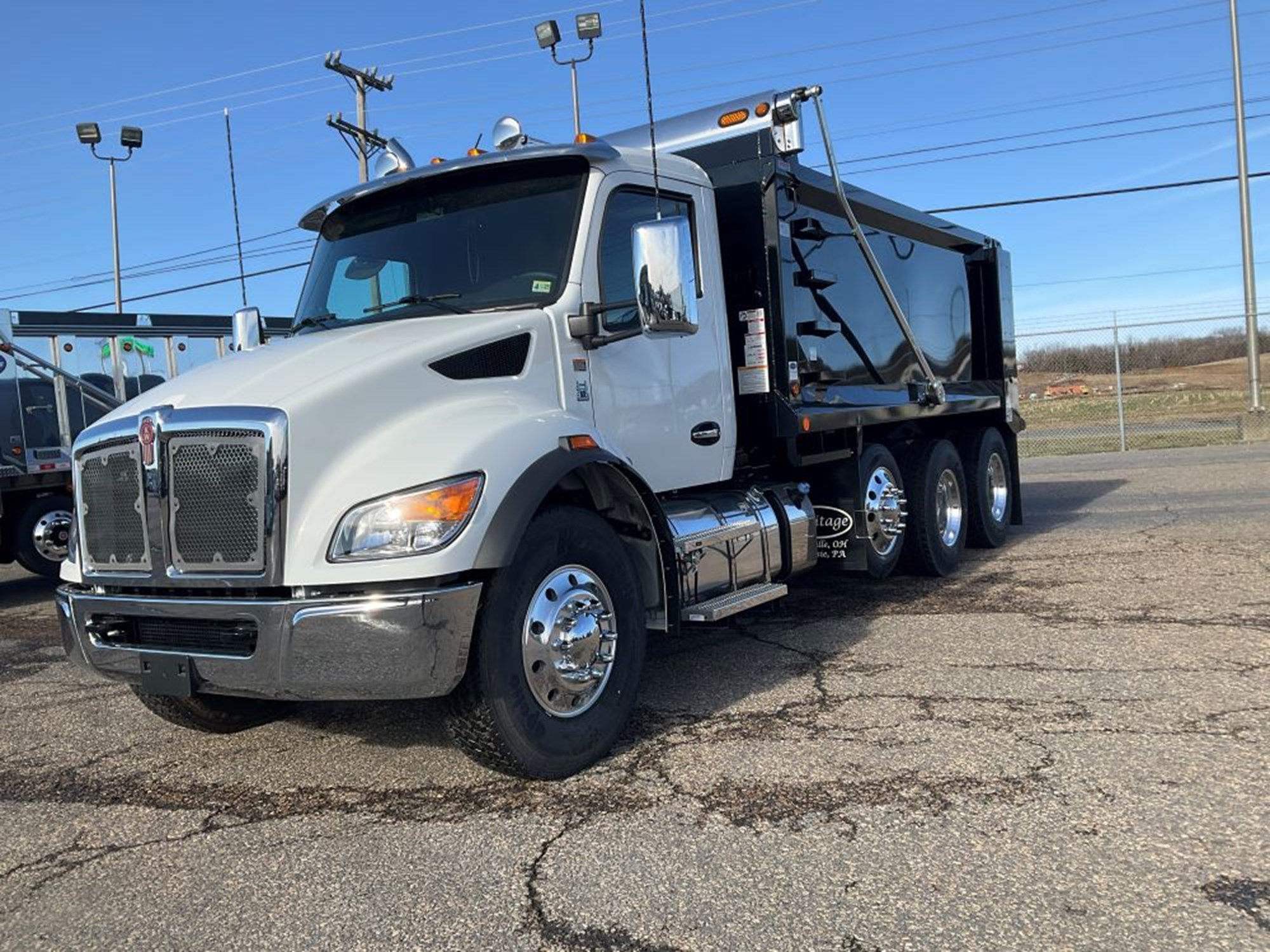 2025 Kenworth T480 - image 1 of 6